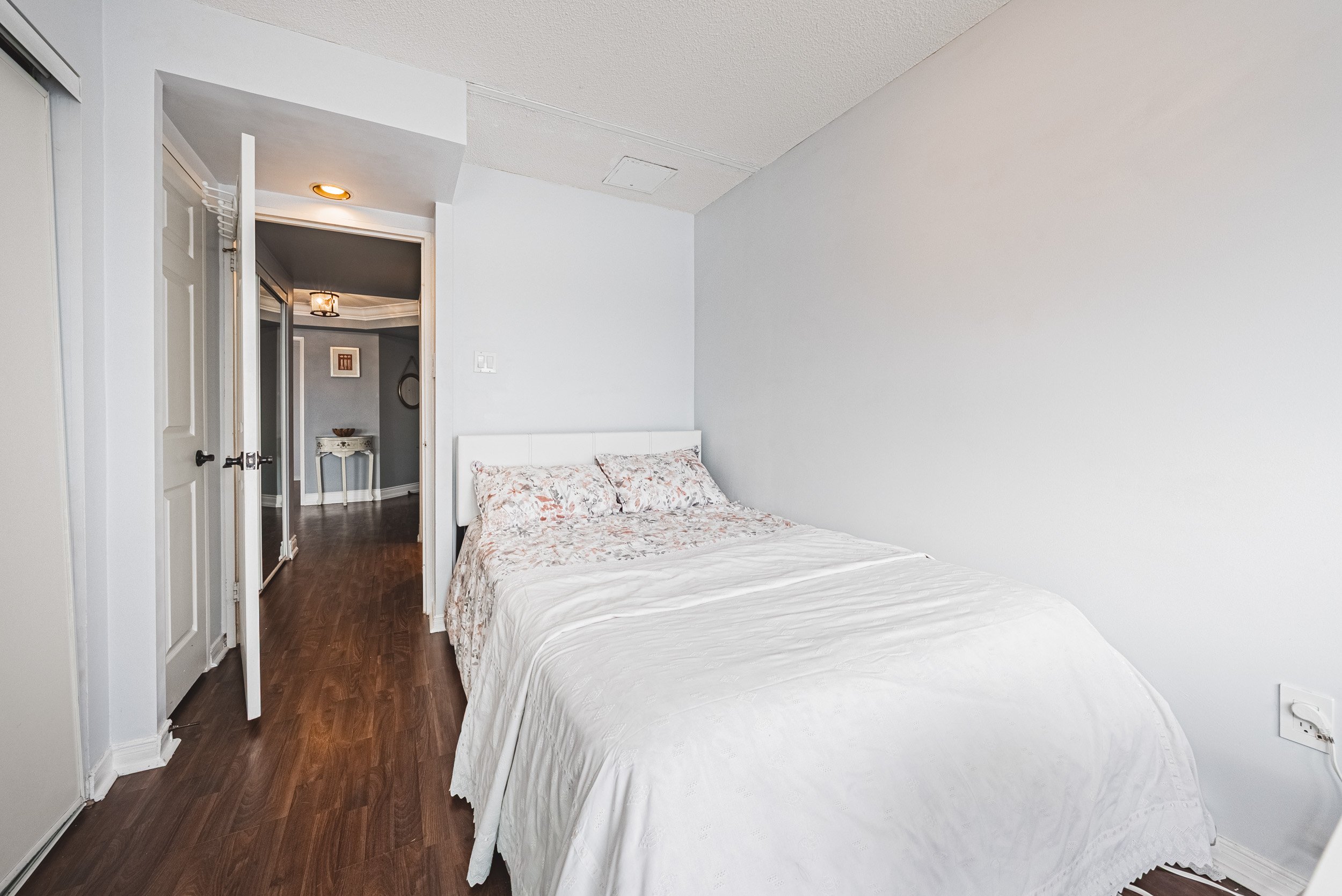 30 - 2155 Burnhamthorpe Rd W #1904, Mississauga.jpg