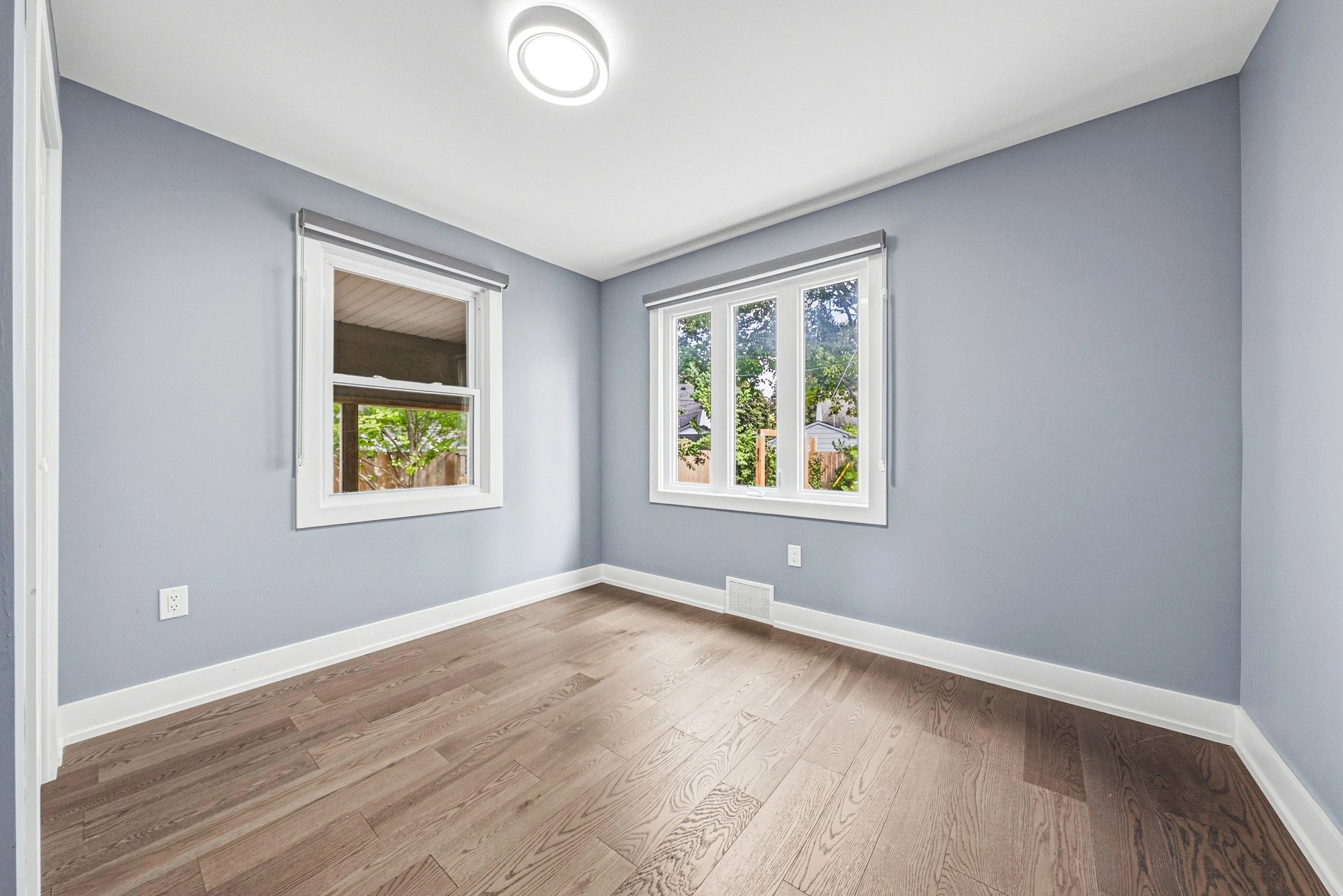 16 - 12 Stevenson Ave, London.jpg