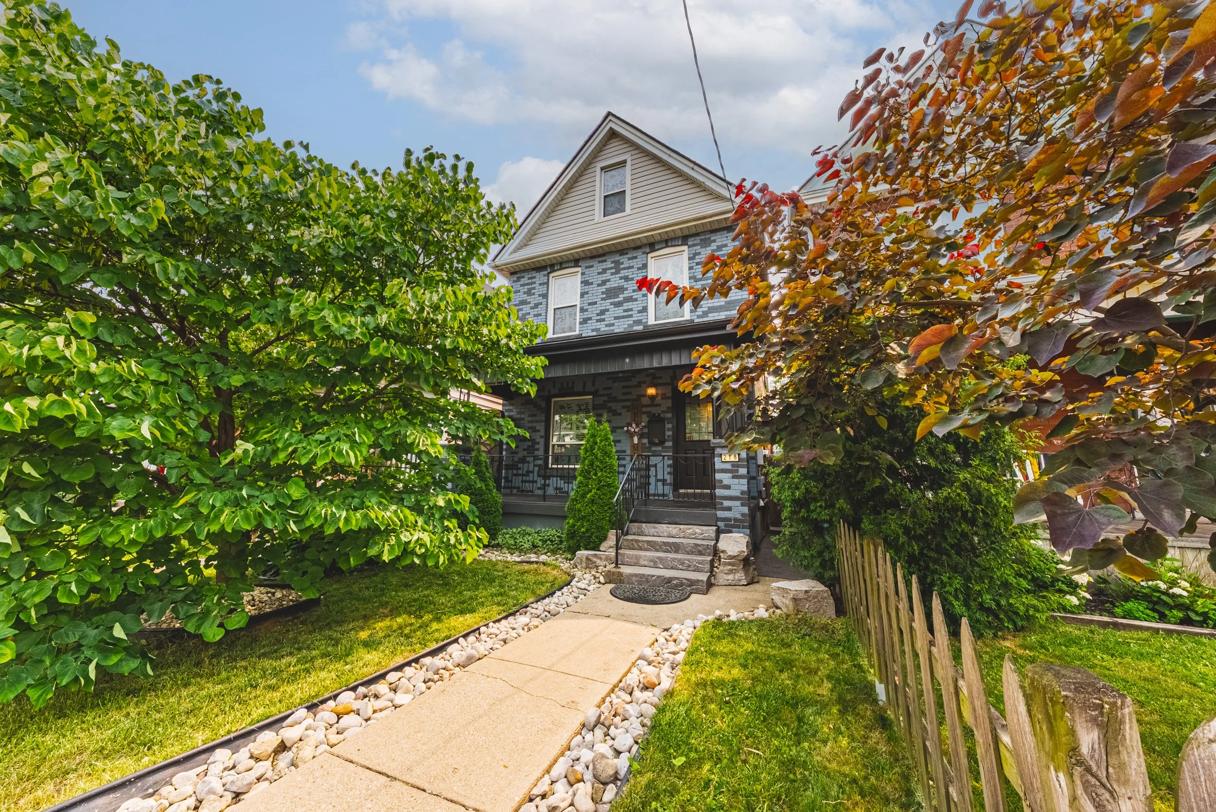 3 - 218 Grosvenor Ave N, Hamilton.jpg