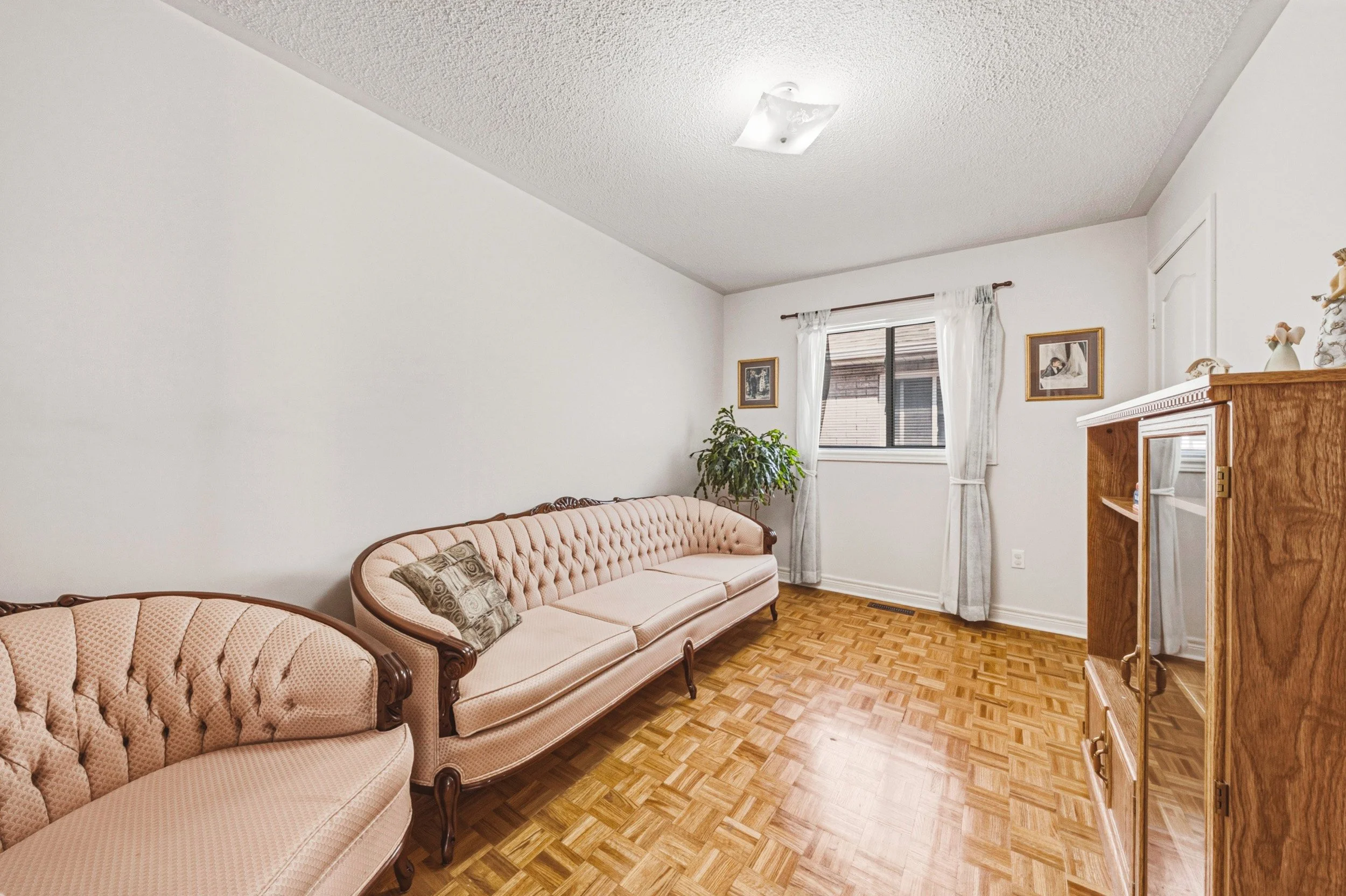 19 - 237 Mountainberry Rd, Brampton.jpg