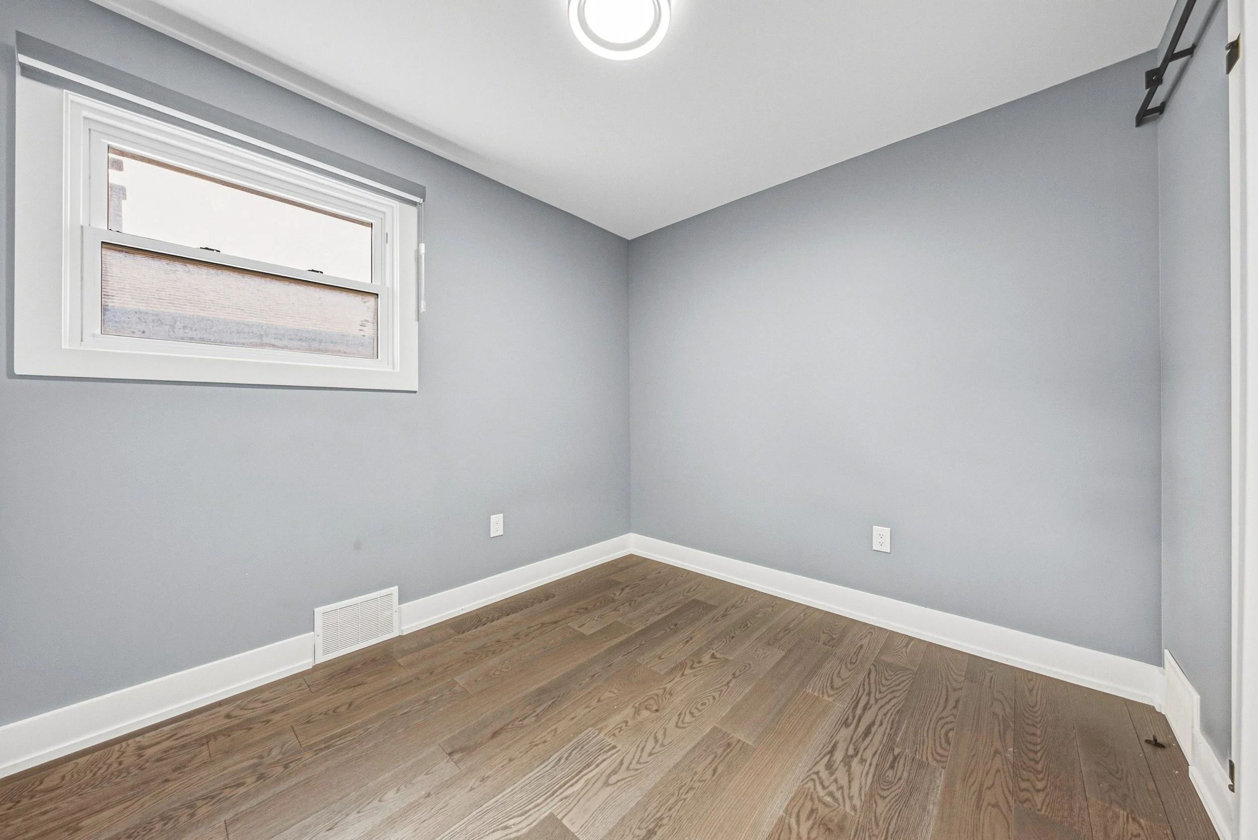 20 - 12 Stevenson Ave, London.jpg
