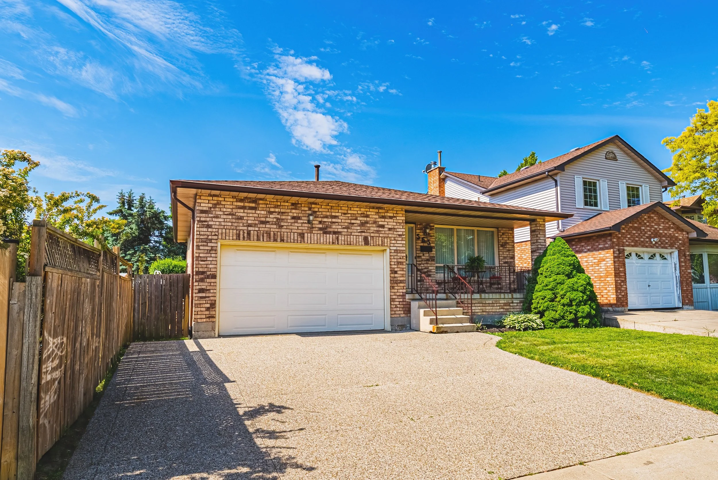 2 - 565 Stone Church Rd W, Hamilton.jpg