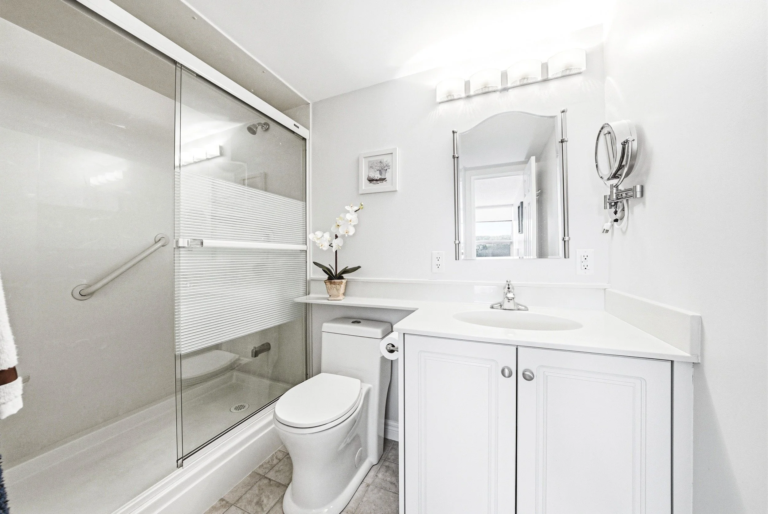 22 - 2055 Upper Middle Rd #901, Burlington.jpg