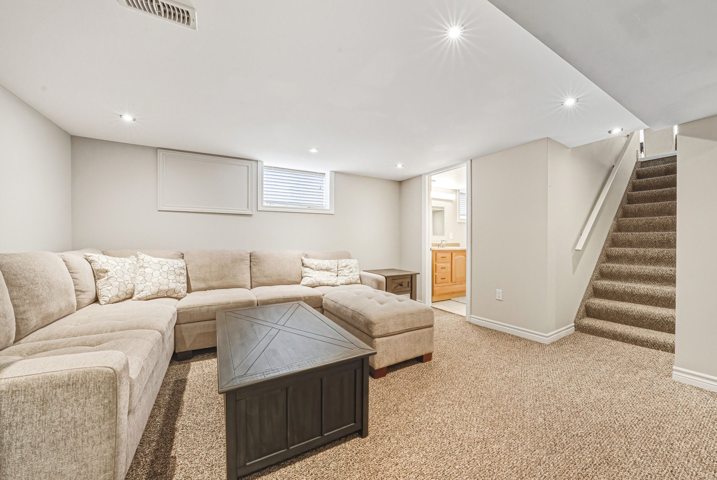 25 - 165 E 38th St, Hamilton.jpg