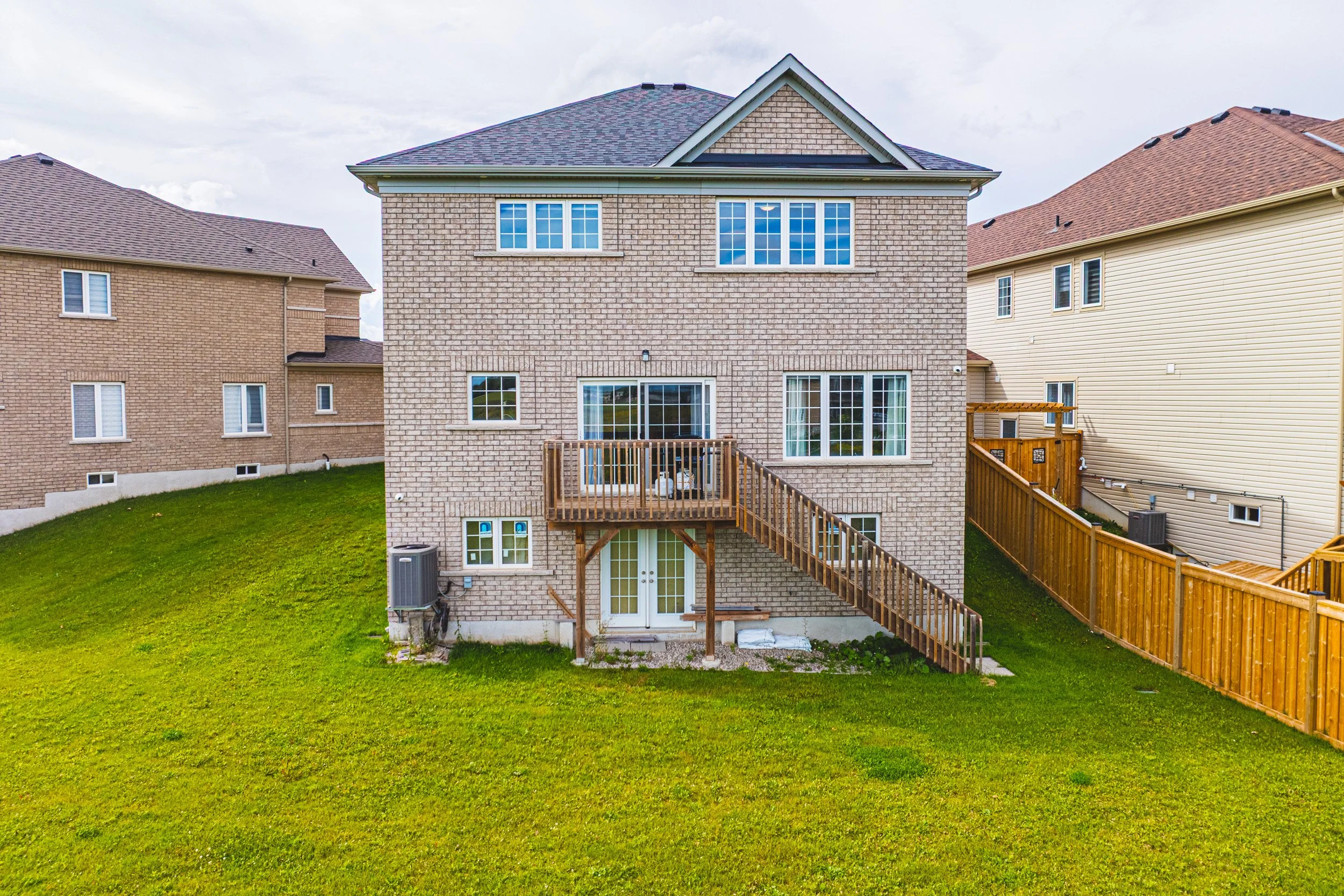 52 - 733 Gilmour Cres, Shelburne.jpg