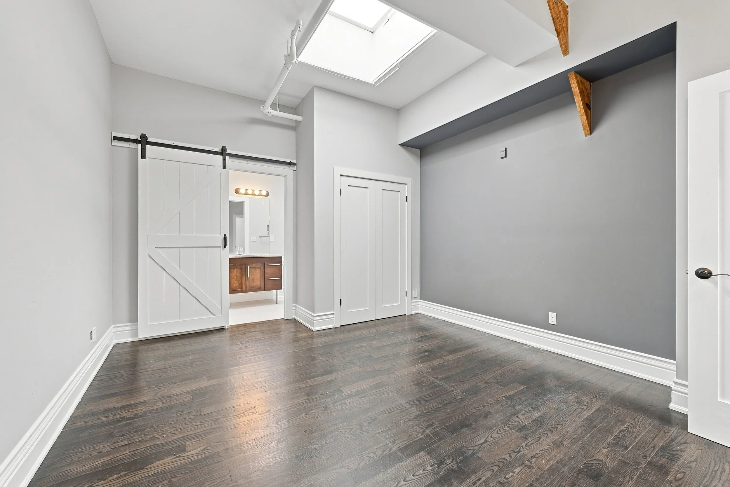 23 - 200 Stinson St PH16, Hamilton.jpg