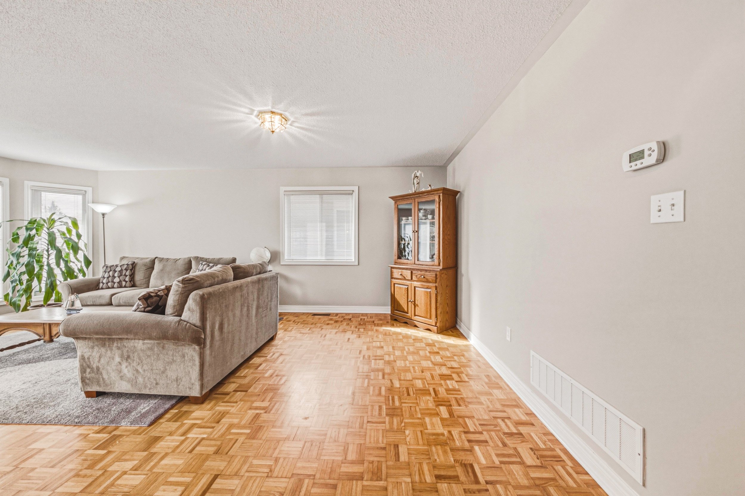 9 - 237 Mountainberry Rd, Brampton.jpg