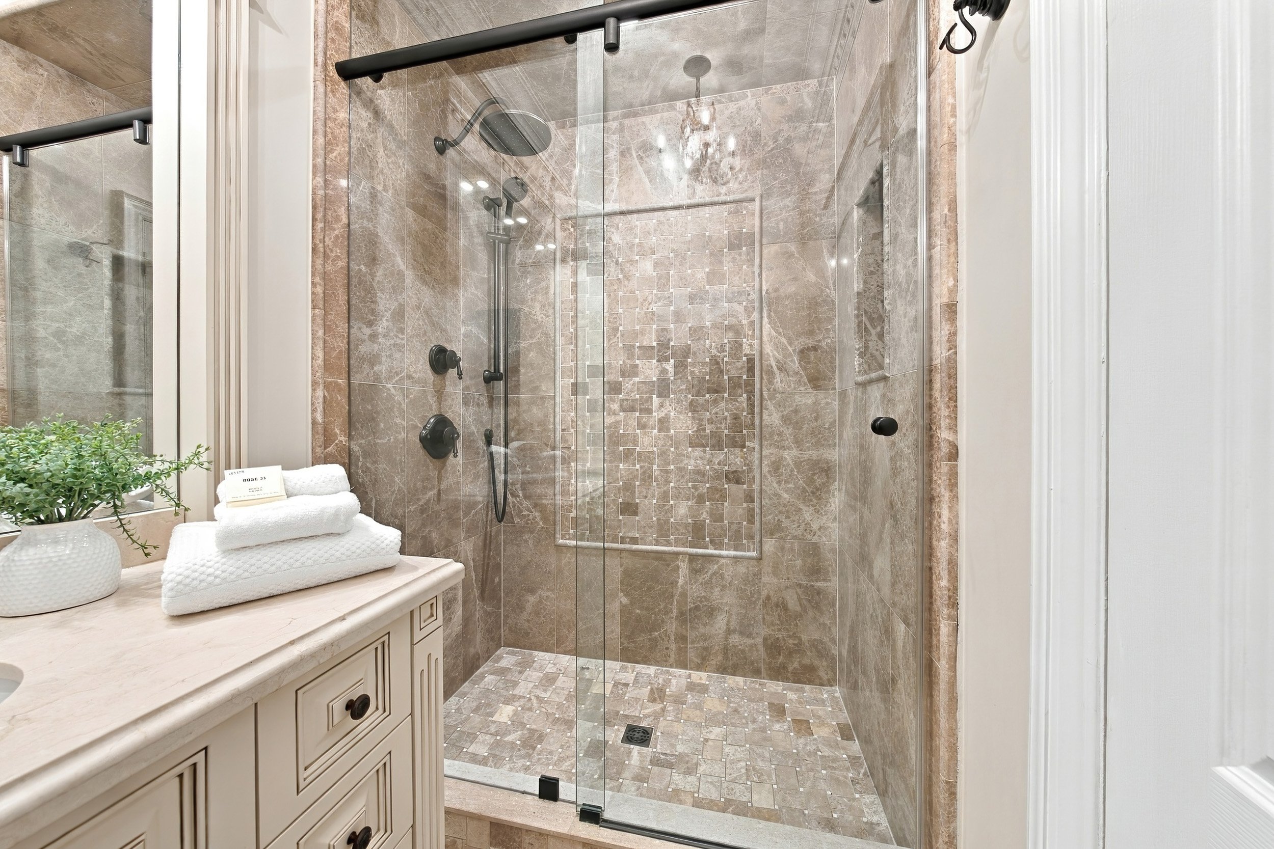 44 - 3021 Woodland Park Dr, Burlington.jpg