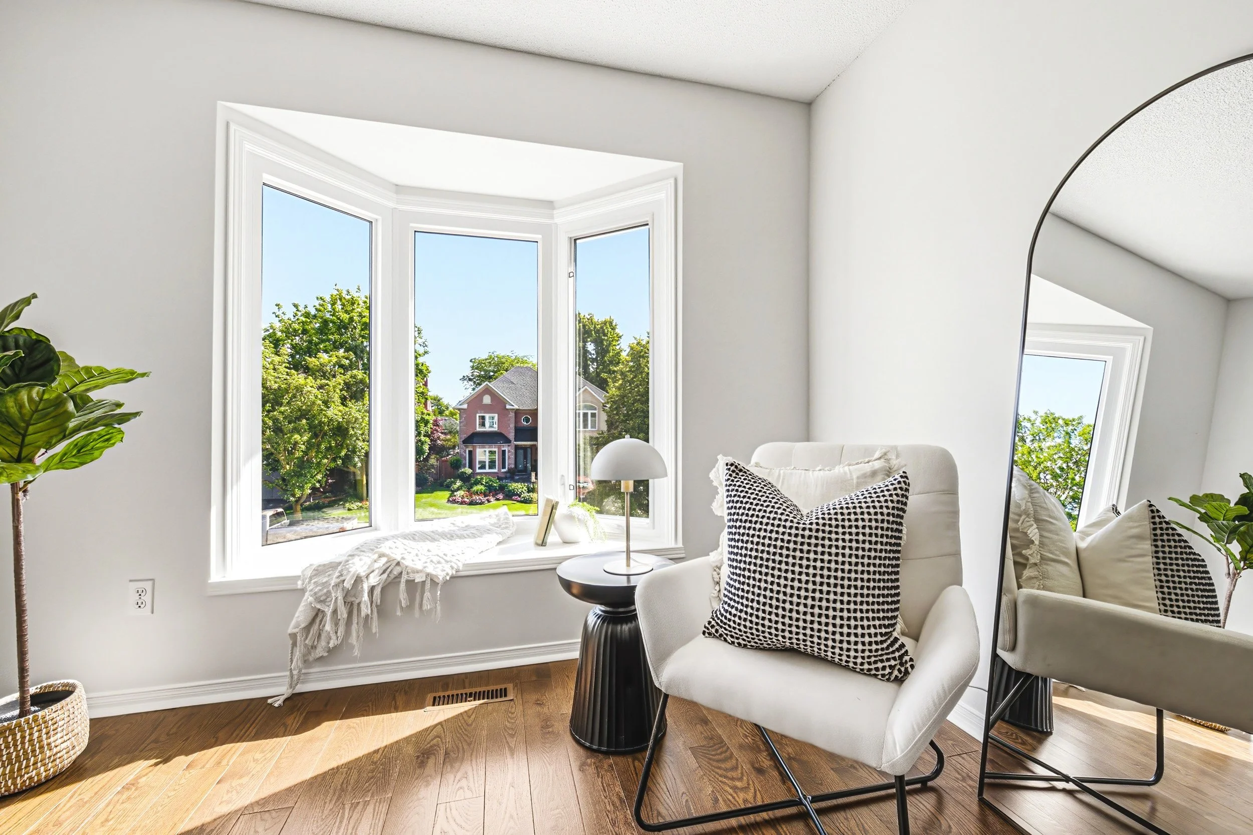 28 - 4153 Vermont Cres, Burlington.jpg