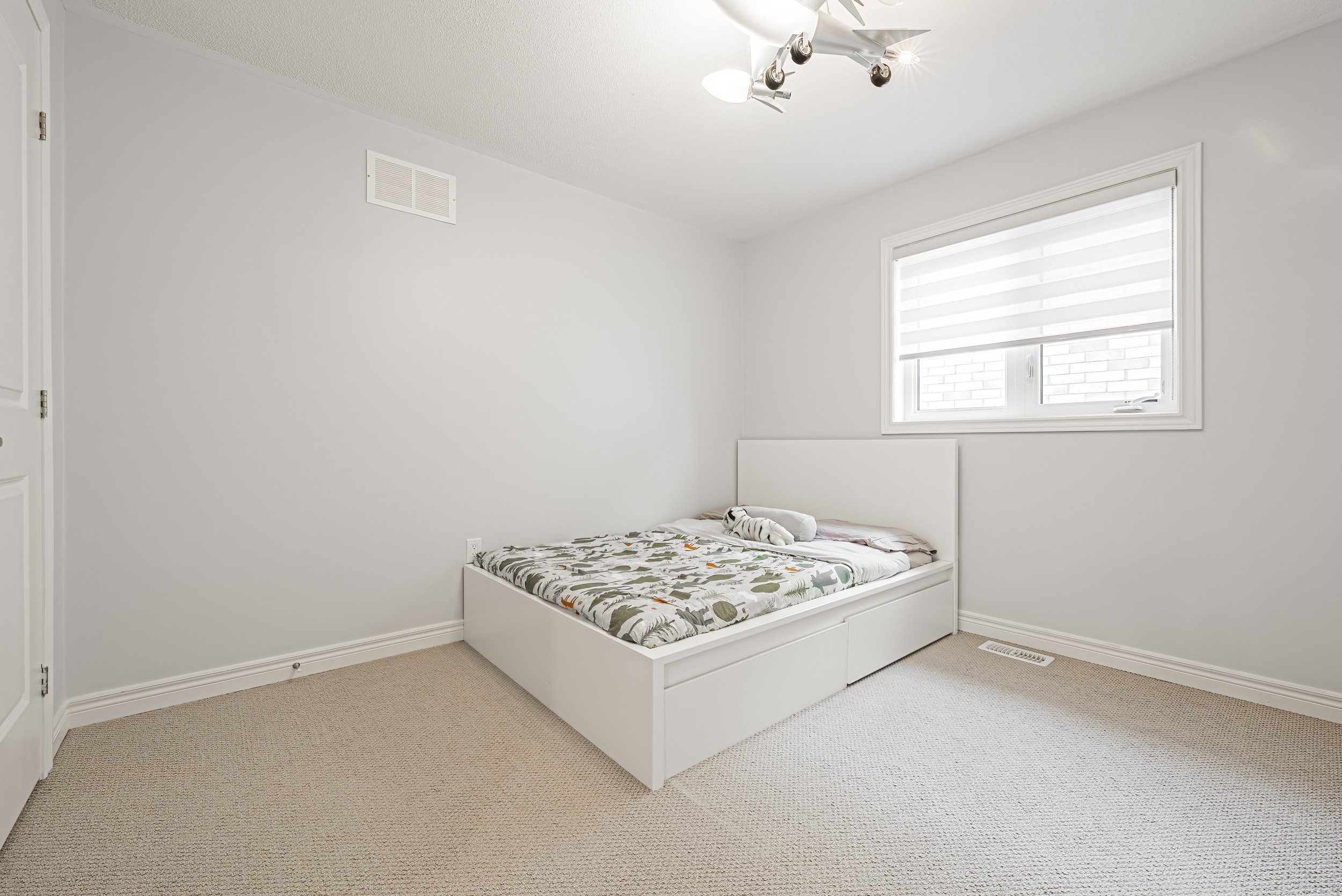 47 - 90 Robertson Rd, Ancaster.jpg