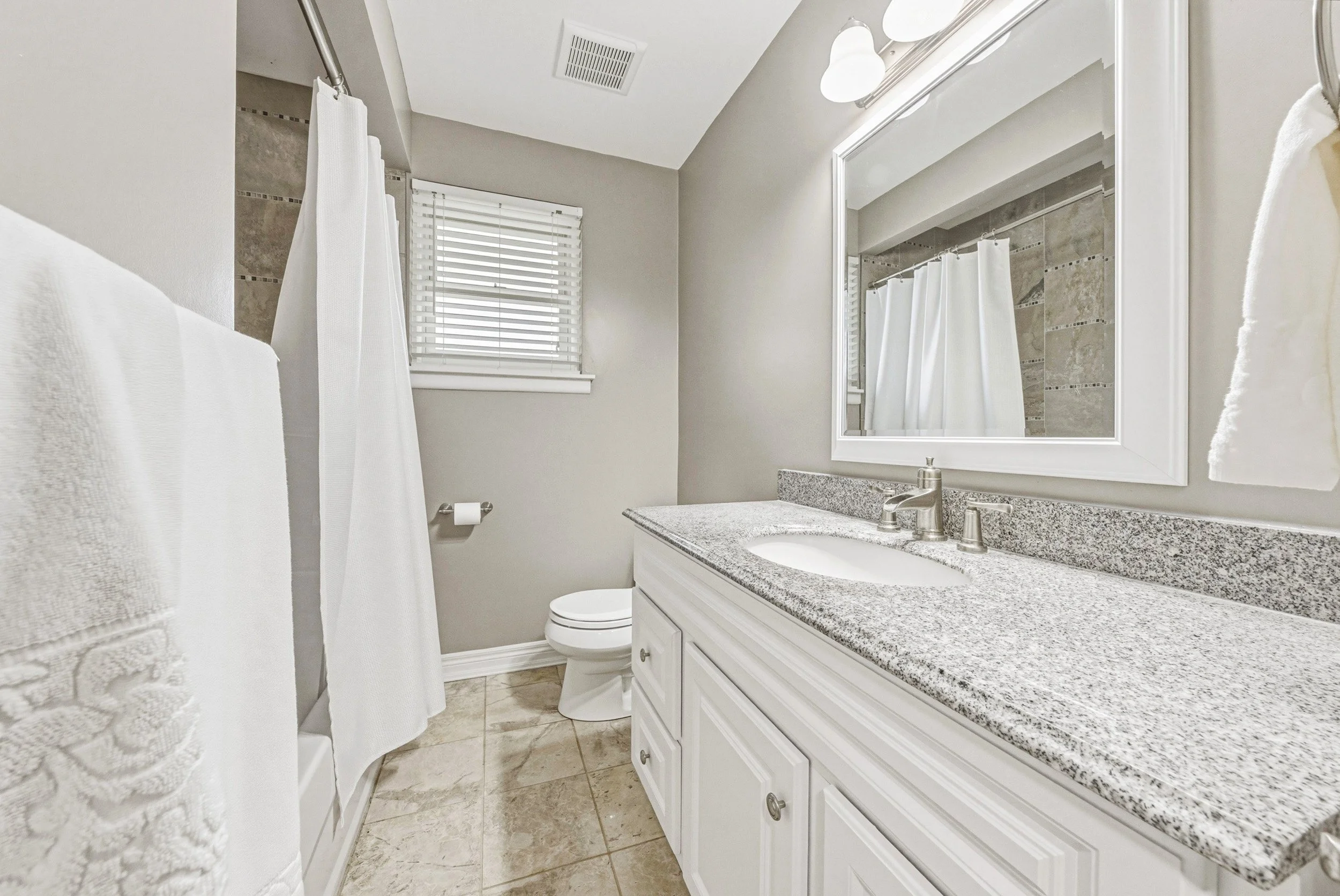12 - 1208 Homewood Dr, Burlington.jpg