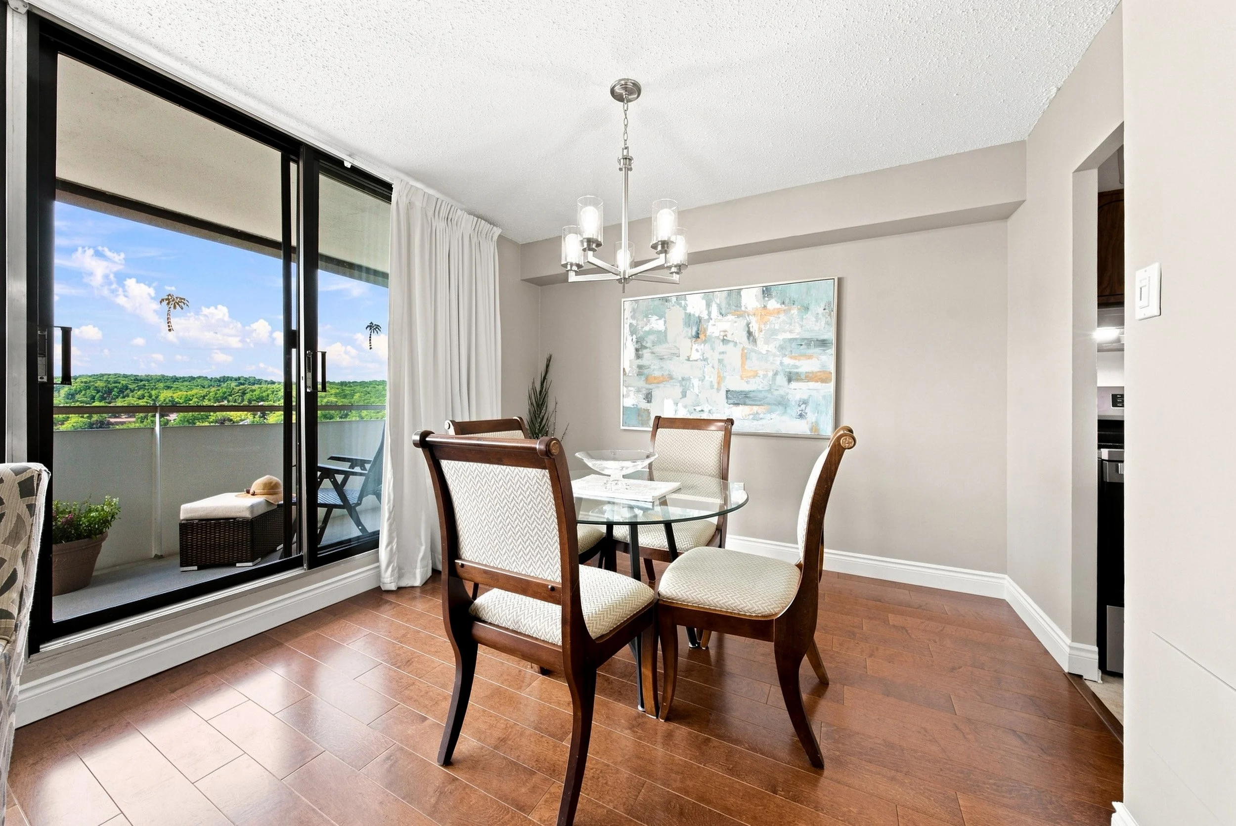 17 - 2055 Upper Middle Rd #1507, Burlington.jpg