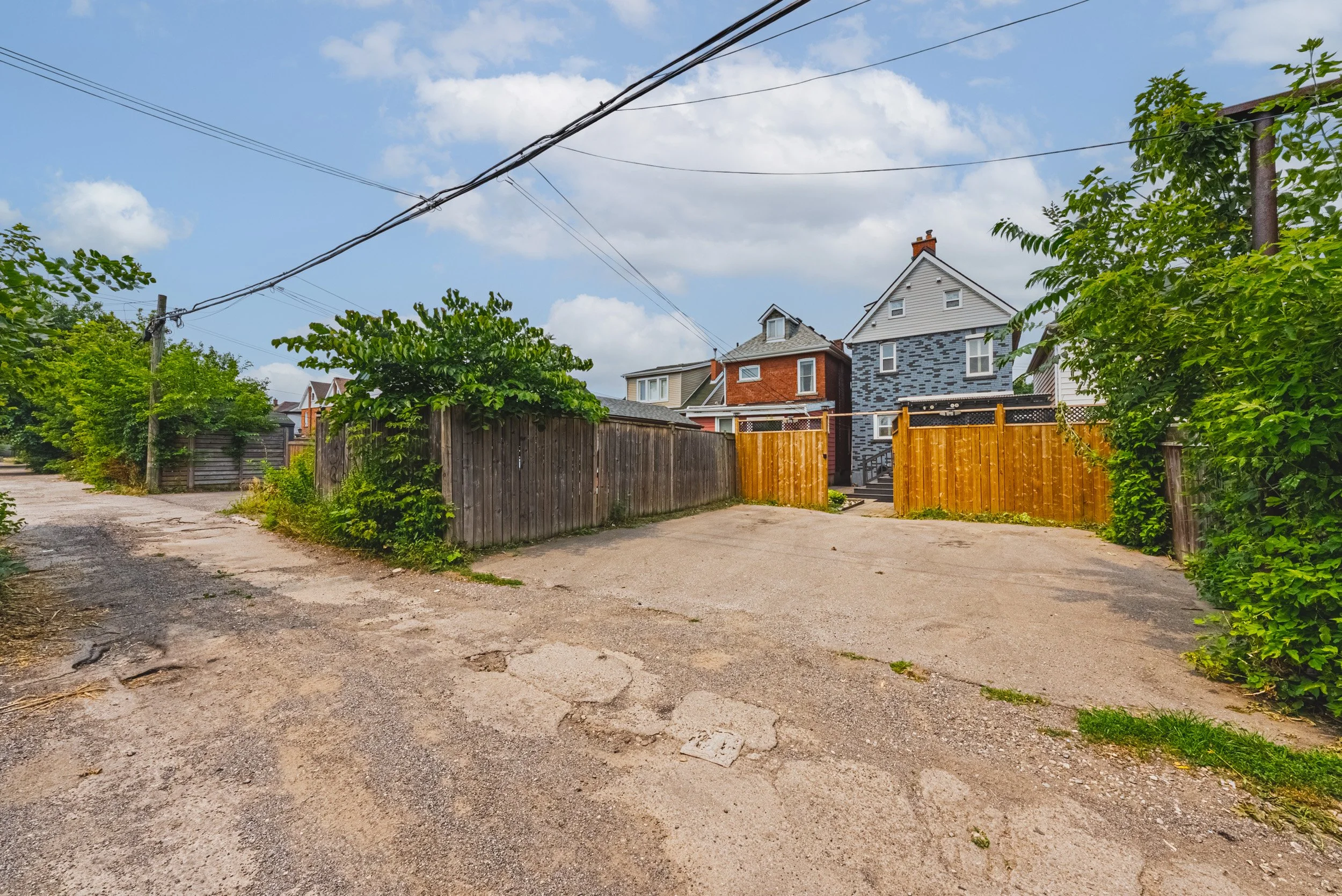 40 - 218 Grosvenor Ave N, Hamilton.jpg
