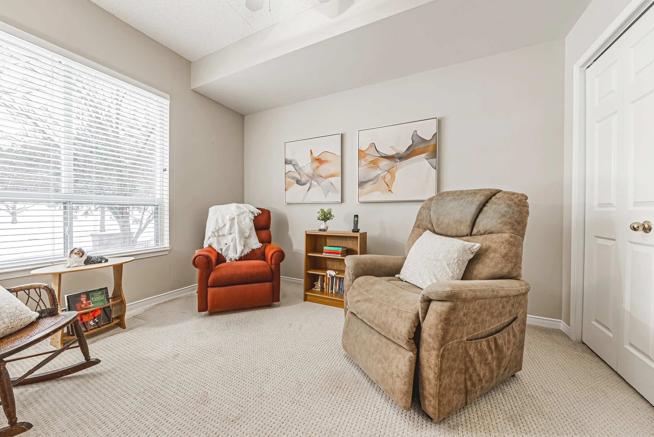 31 - 2075 Amherst Heights Dr #103, Burlington.jpg