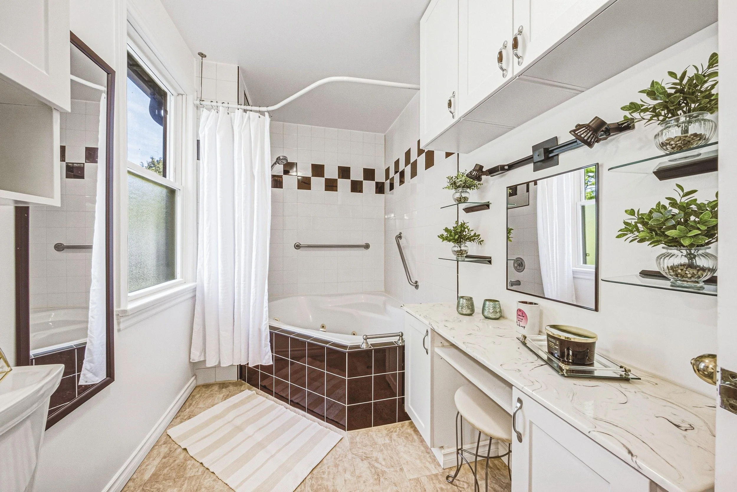 16 - 950 Hamilton St, Cambridge.jpg