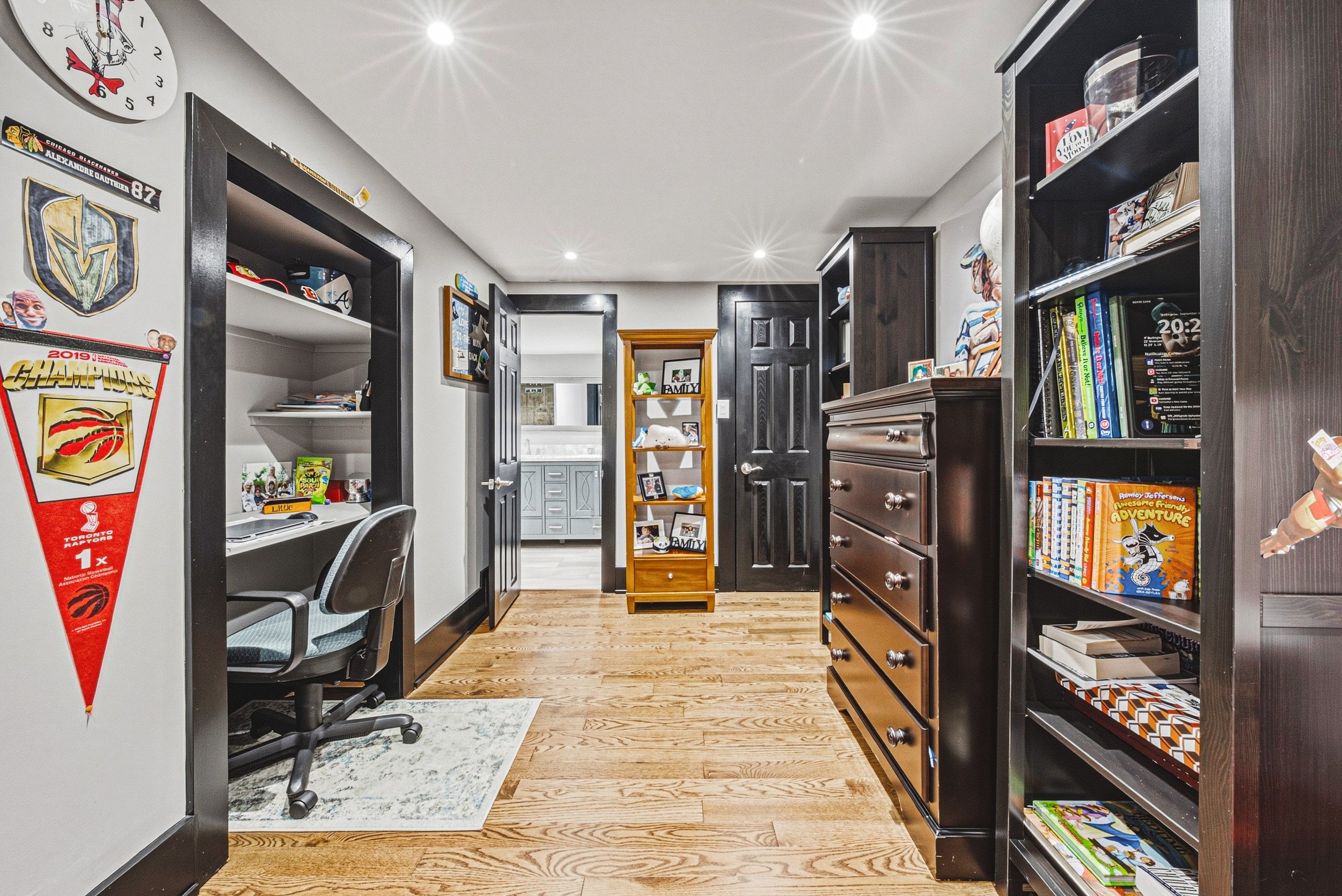 35 - 581 Holly Hill Cres, Burlington.jpg