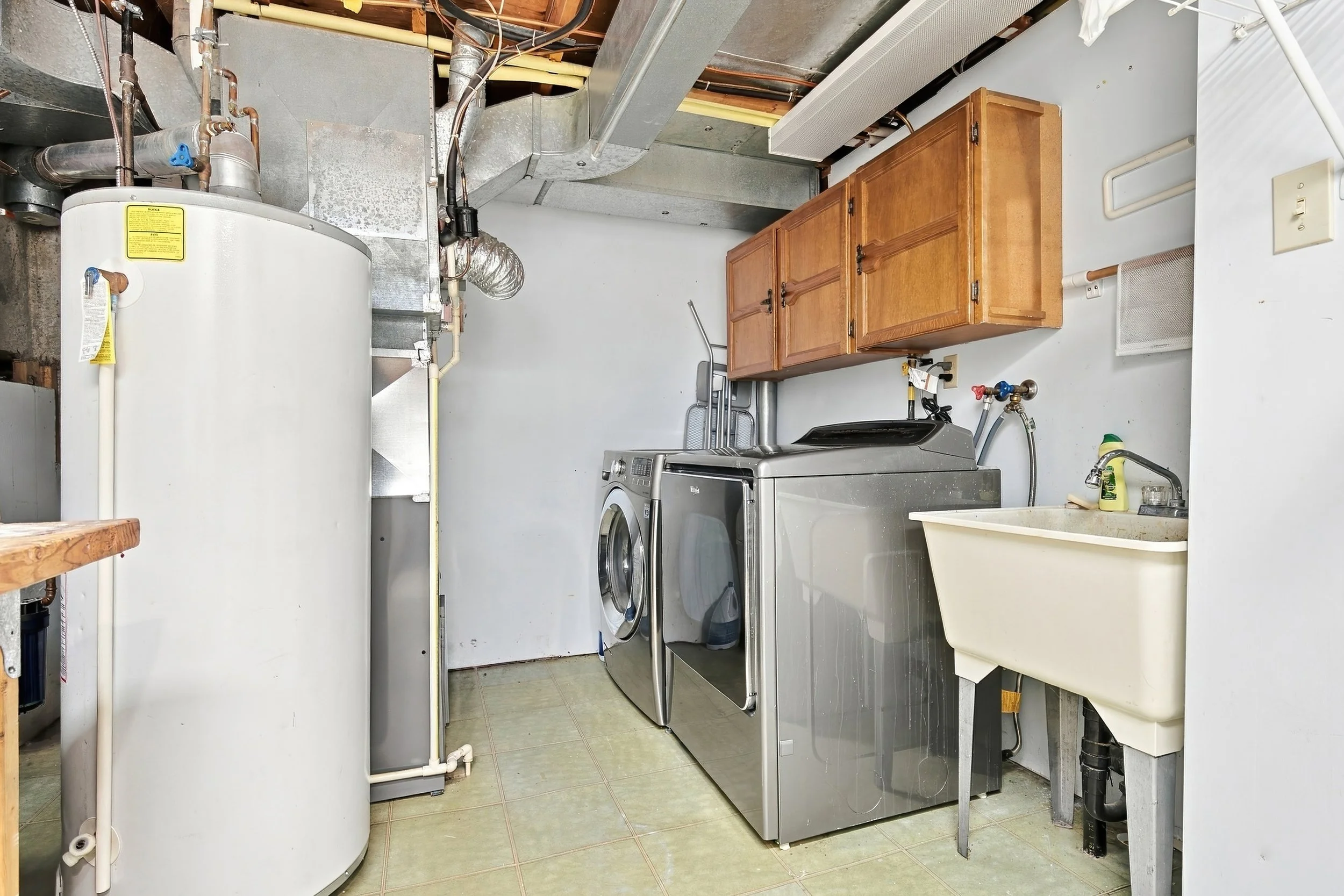 28 - 3453 Hannibal Rd, Burlington.jpg