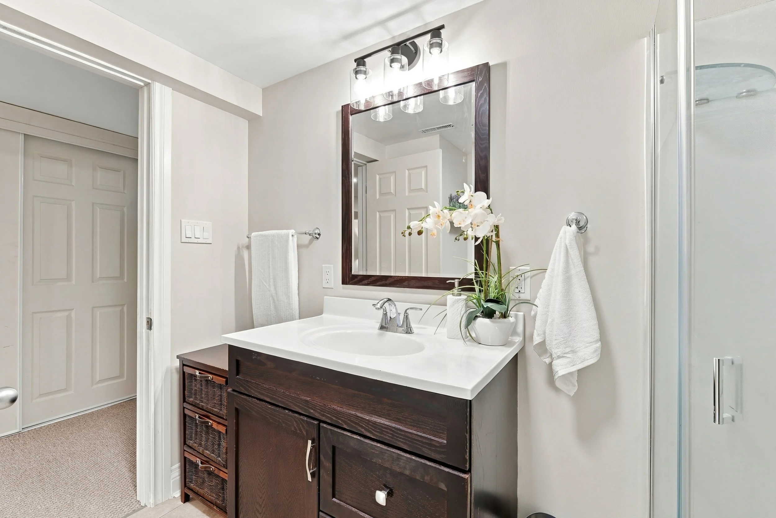 35 - 2301 Barclay Rd, Burlington.jpg