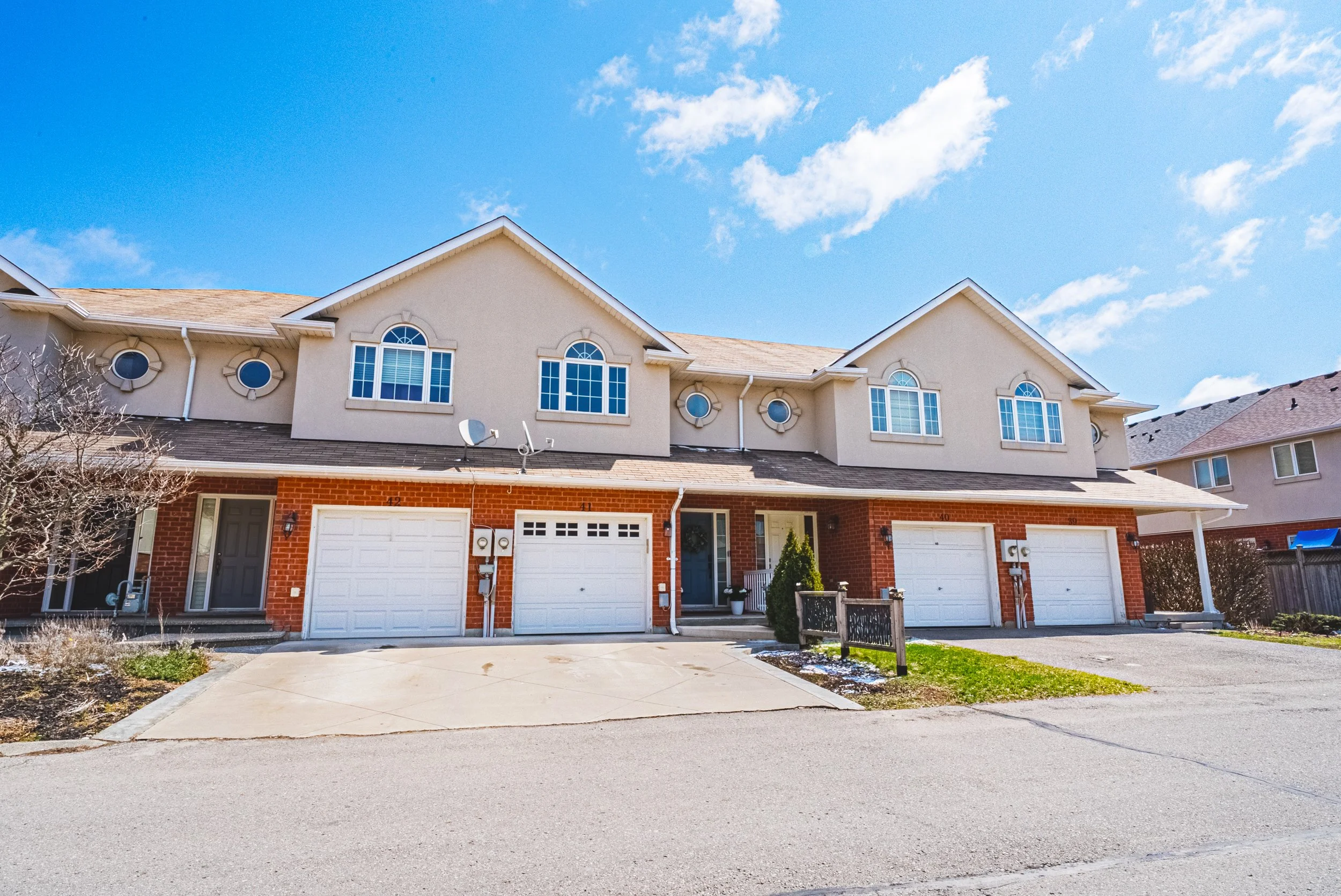1-20 McConkey Crescent Unit 41 Brantford.jpg