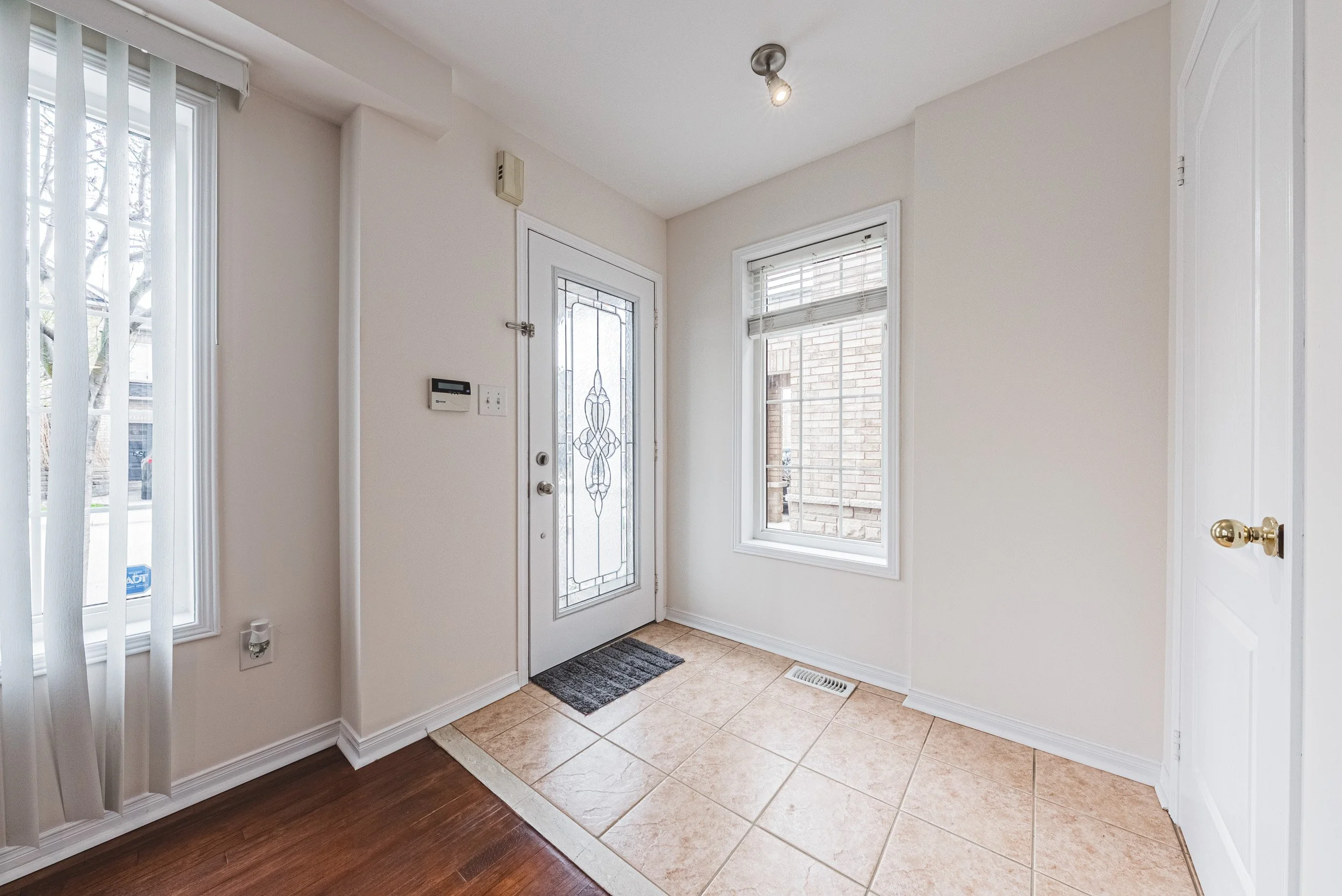 2 - 2412 Curtis Rd, Burlington.jpg