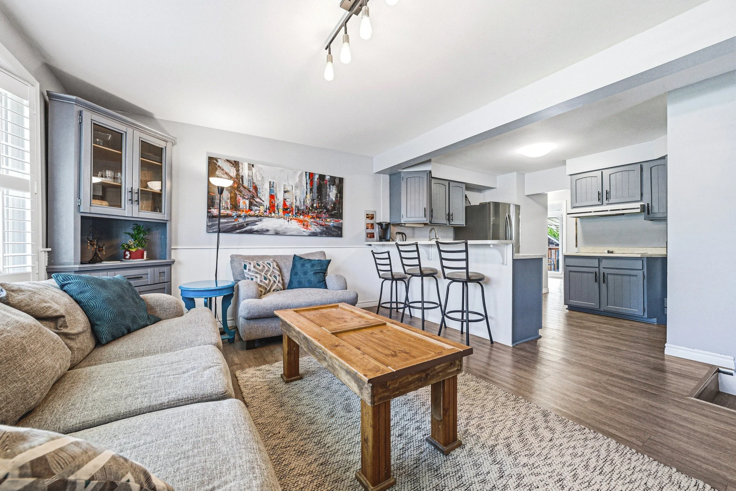 9 - 1338 Eleanor Ave, Cambridge.jpg