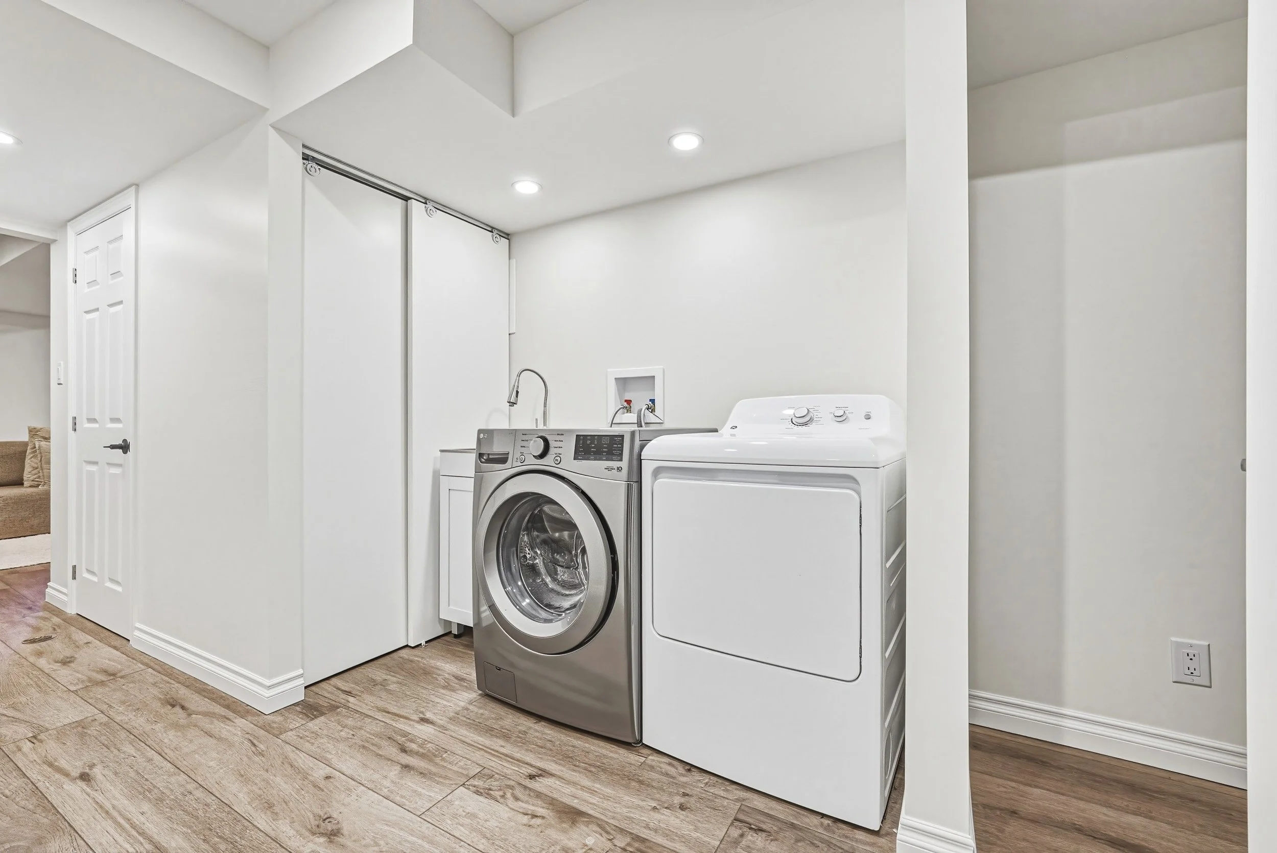 24 - 2259 Seton Cres, Burlington.jpg