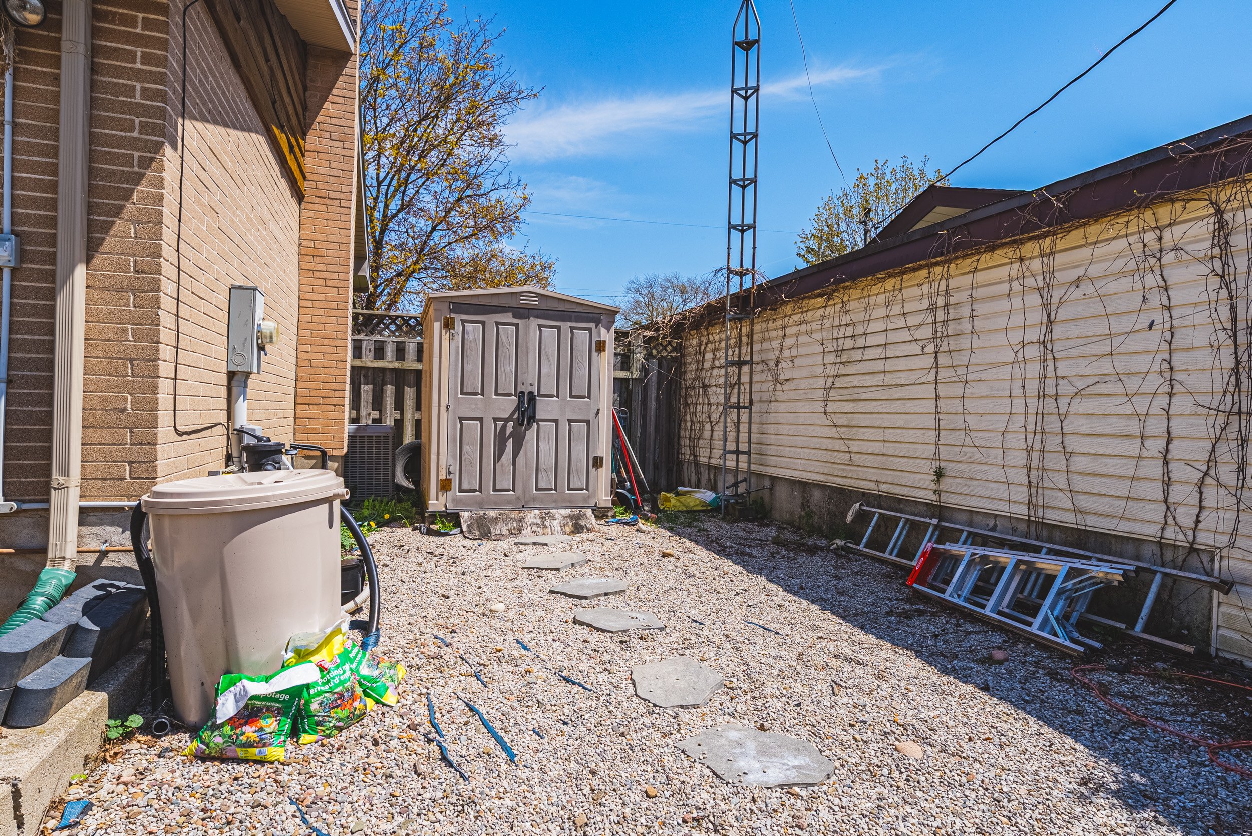 40 - 1338 Eleanor Ave, Cambridge.jpg