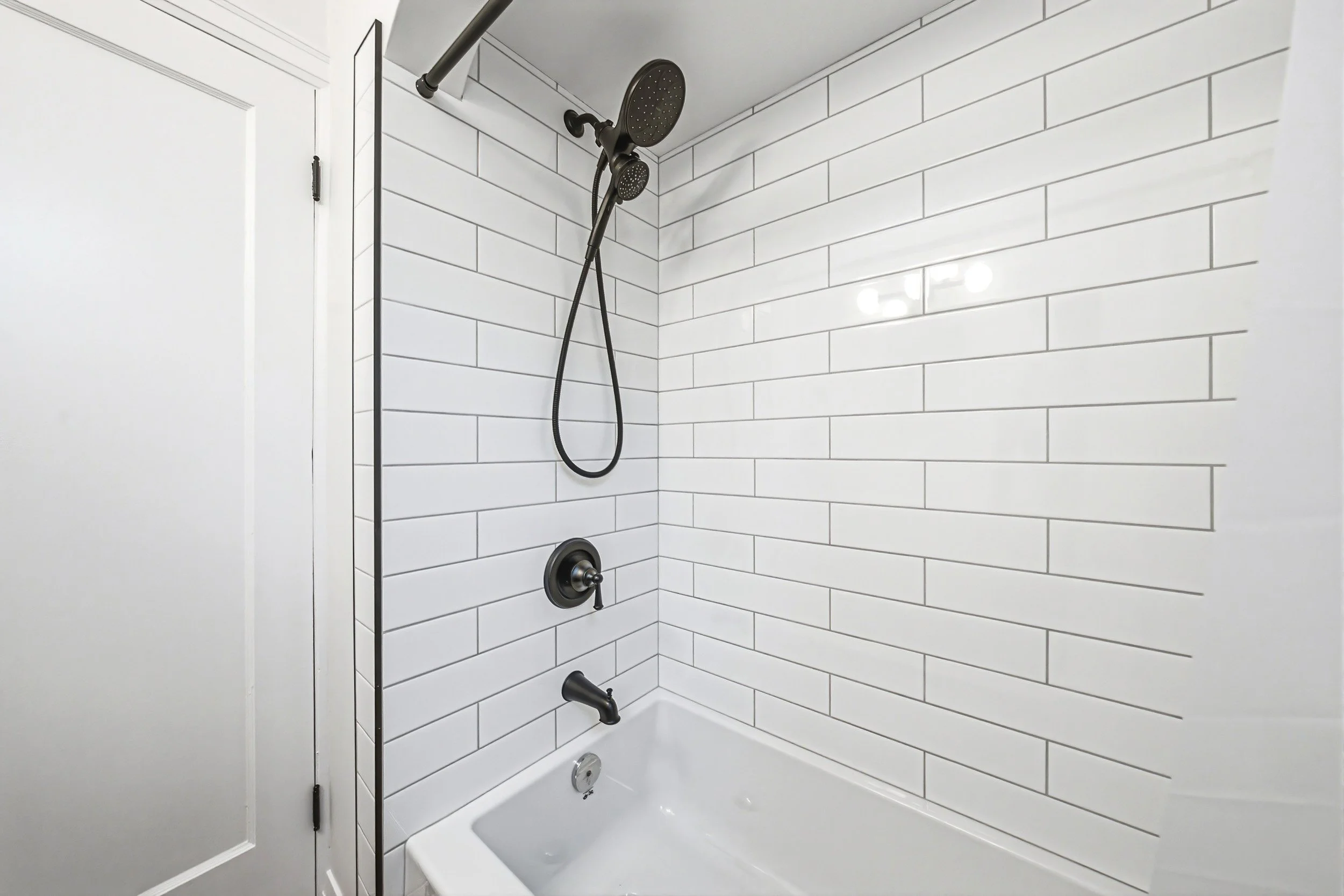 13 - 203 W 2nd St, Hamilton.jpg