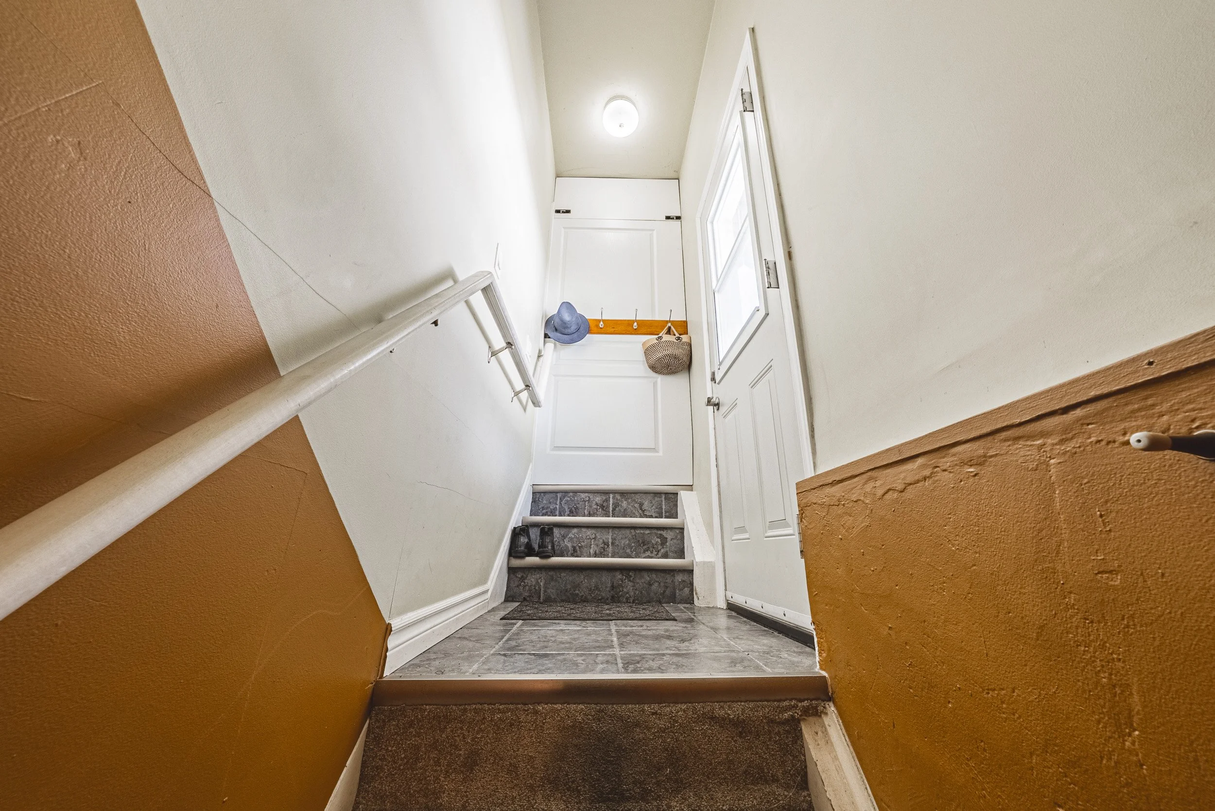 16 - 242 East 43rd St, Hamilton.jpg