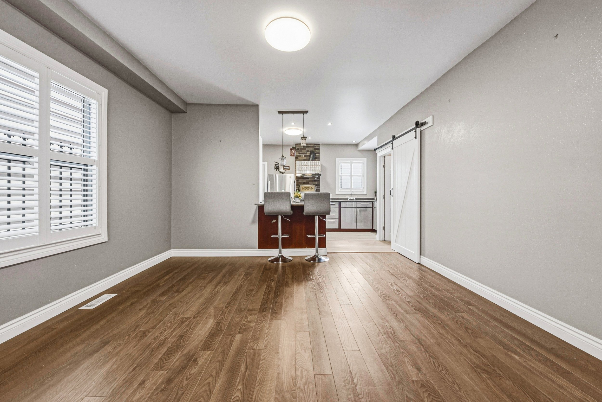 11 - 218 Grosvenor Ave N, Hamilton.jpg
