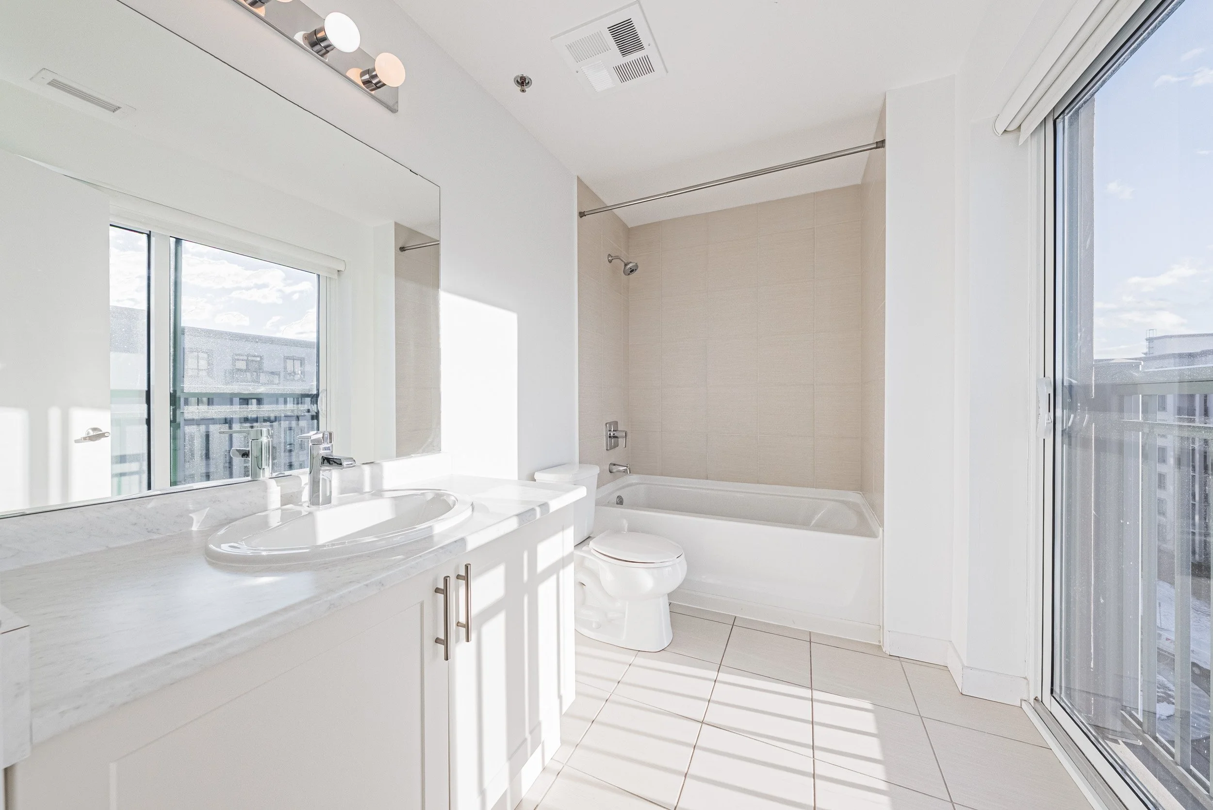 22 - 2486 Old Bronte Rd #706, Oakville.jpg