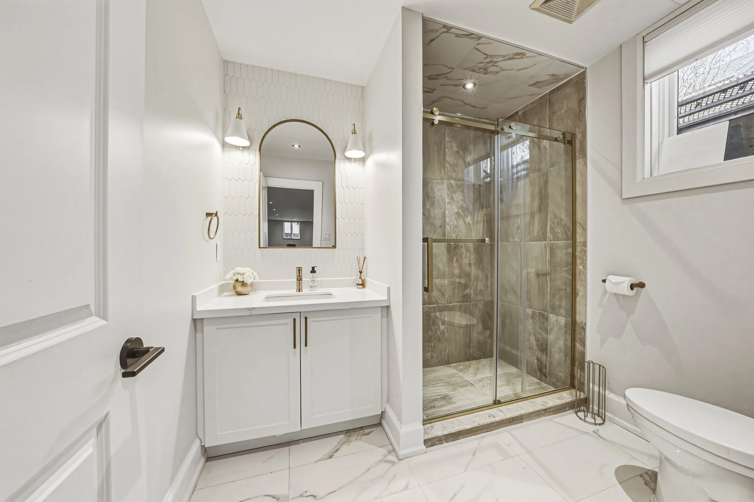 48 - 476 Patricia Dr, Burlington.jpg