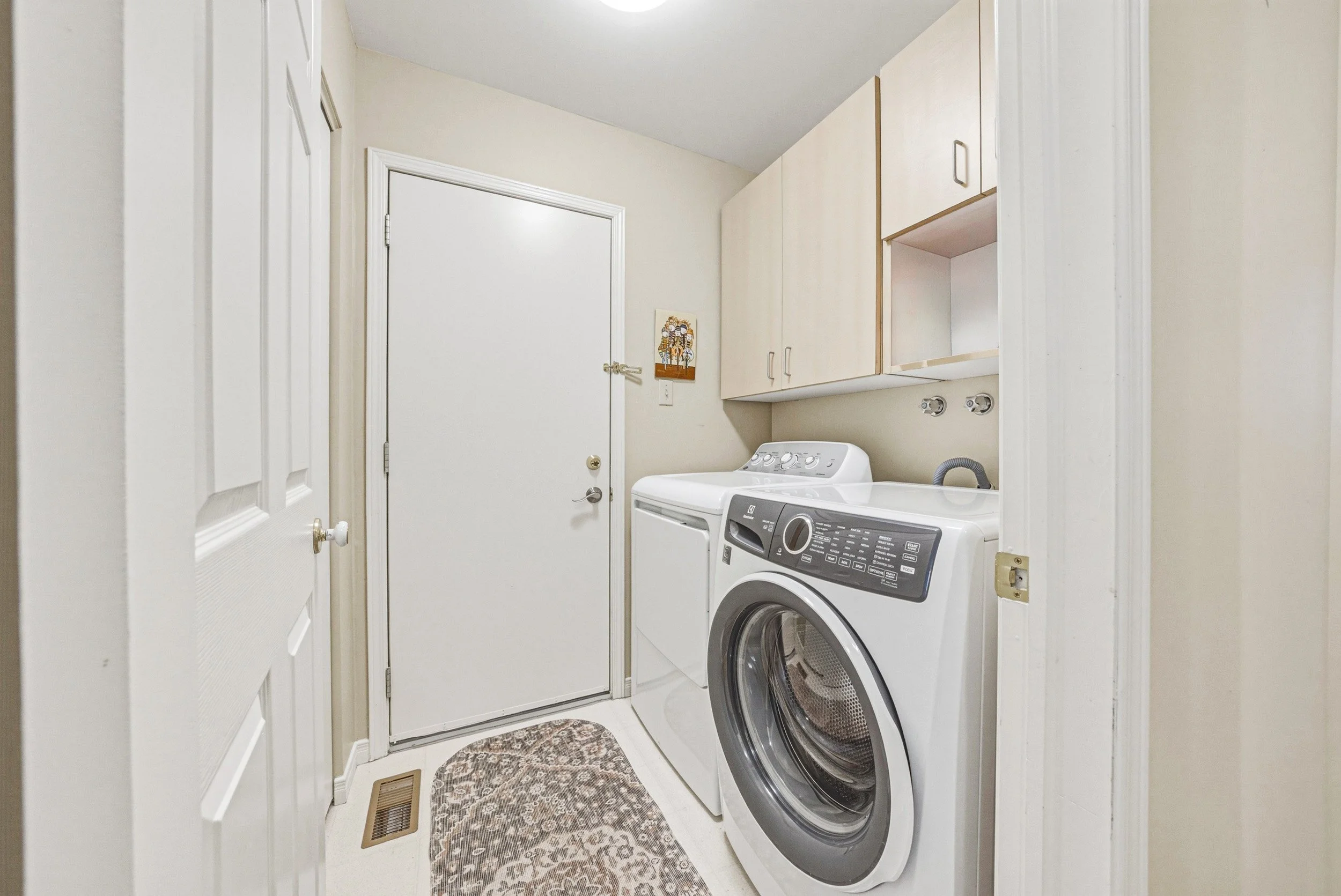 32 - 48 Tanager Dr, Guelph.jpg