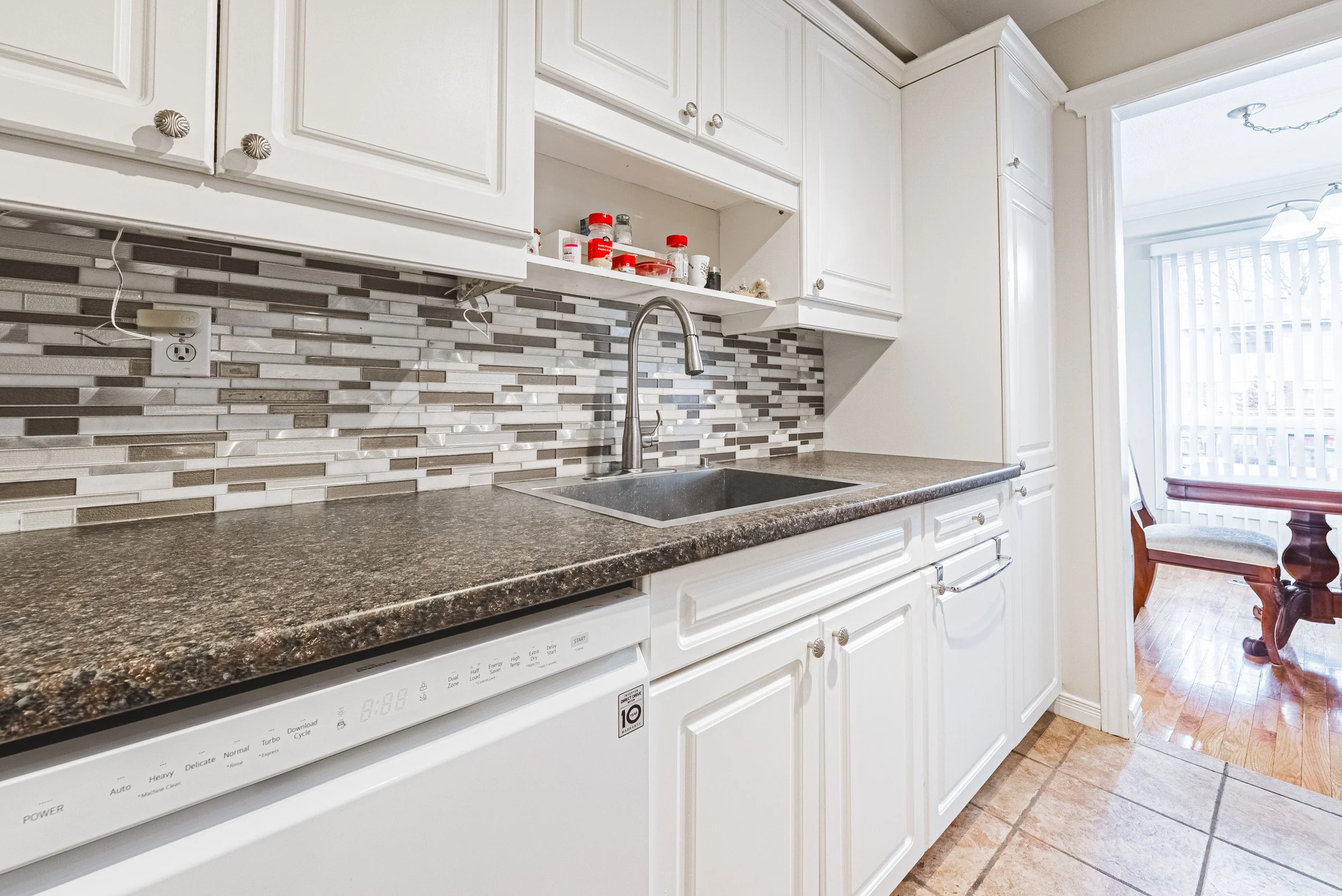 12 - 1576 Newlands Cres #60, Burlington.jpg