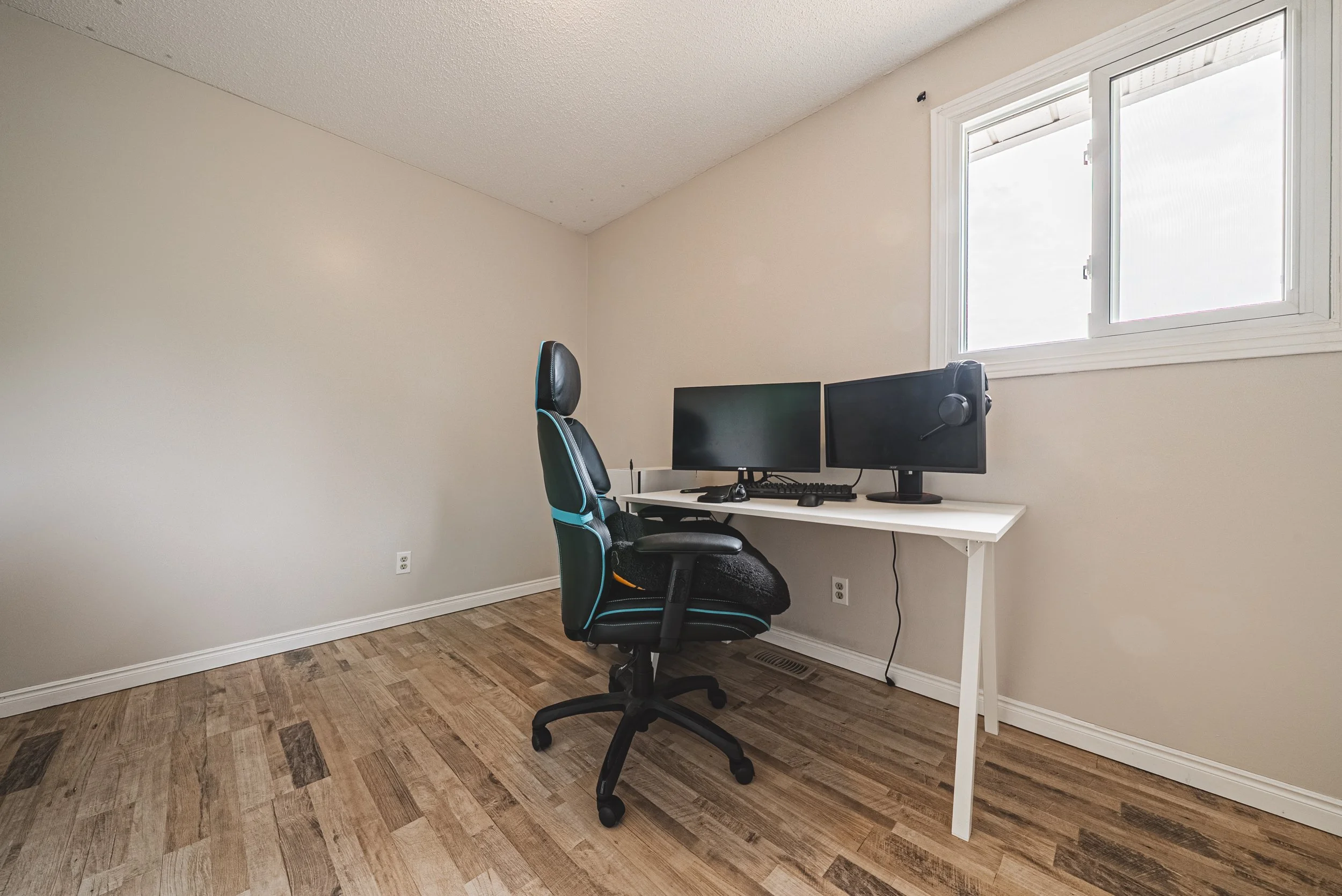 26-27 Ludlow Crescent, Brantford.jpg
