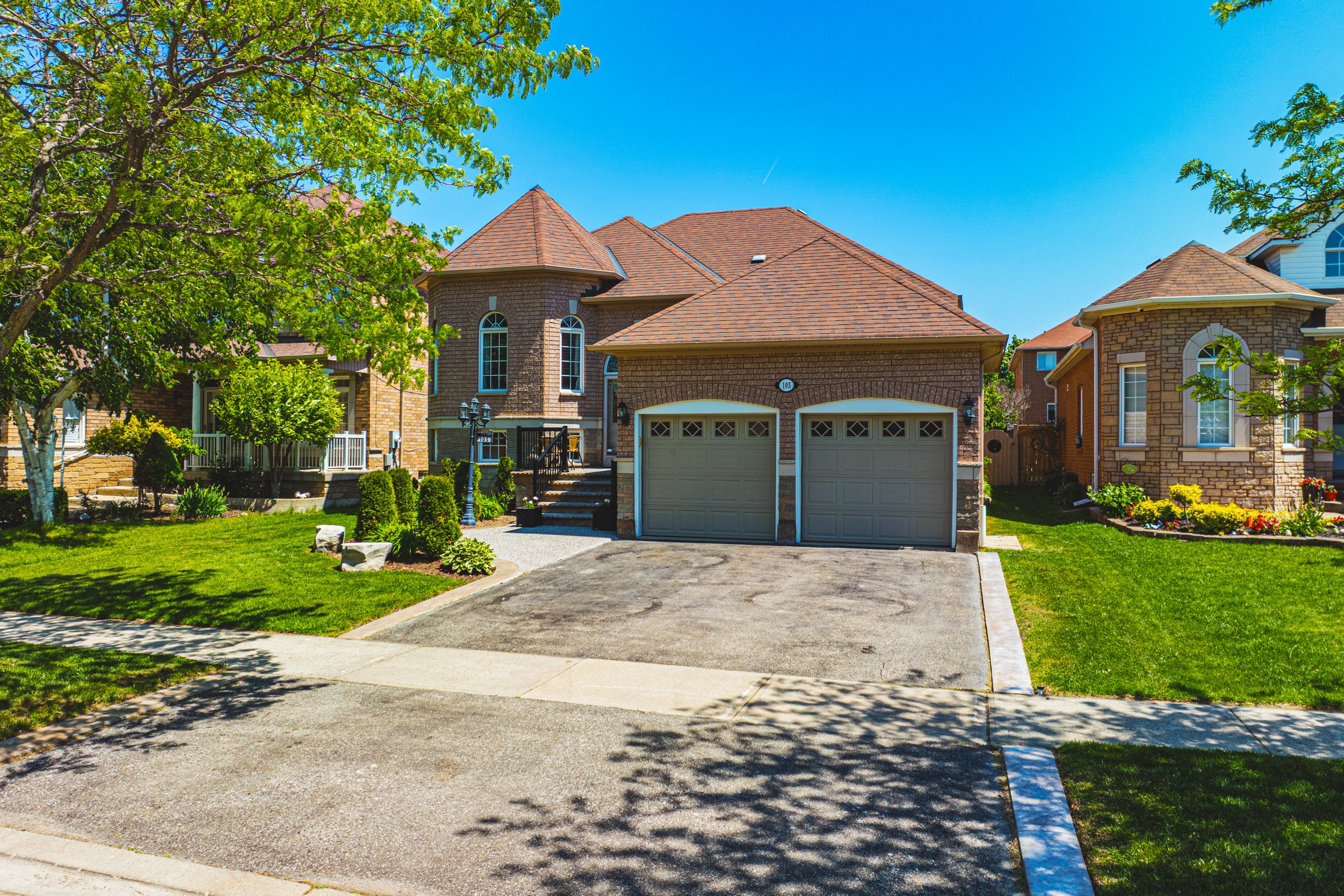 1 - 105 Pinebrook Cir, Caledon.jpg
