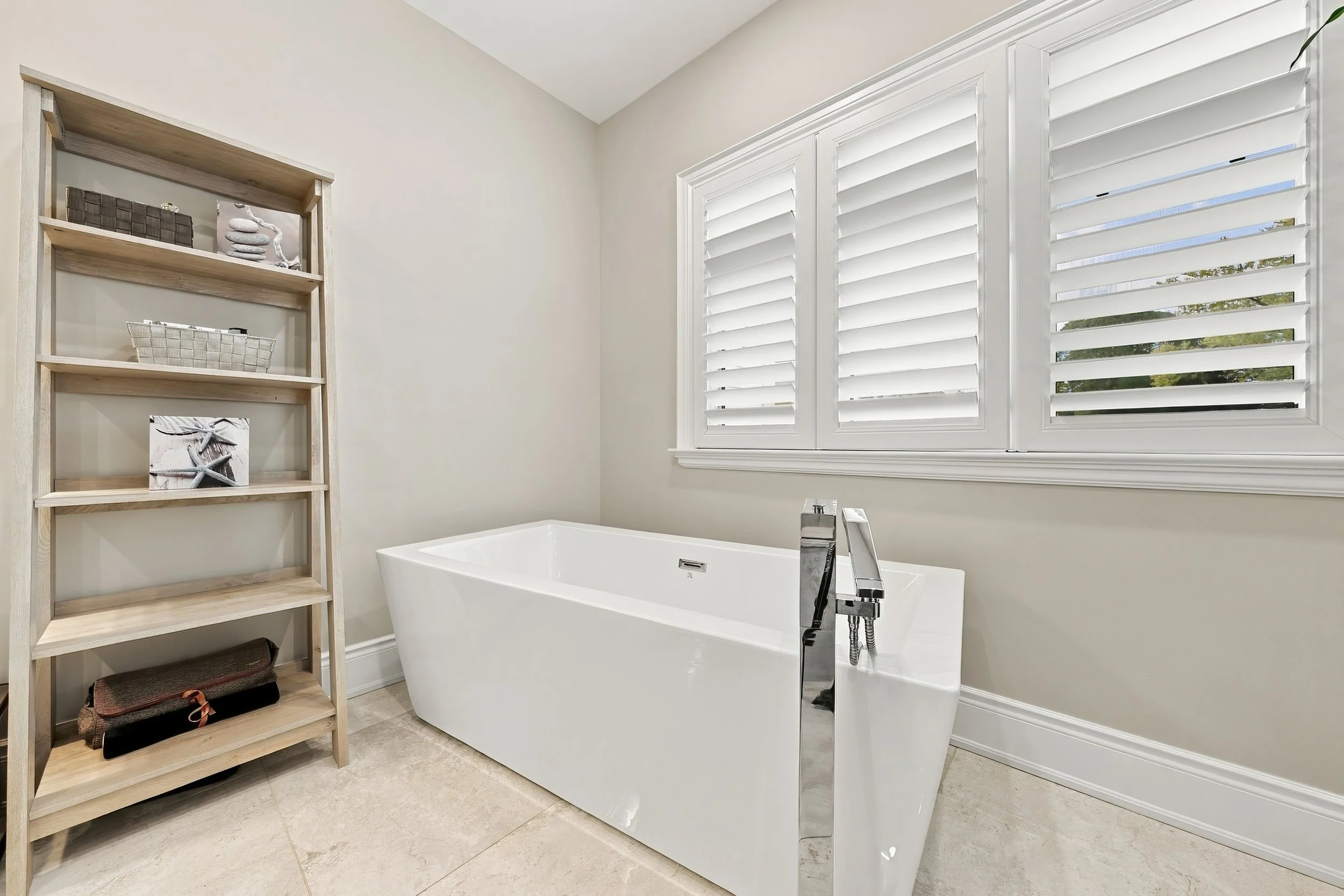 40 - 4369 Lakeshore Rd, Burlington.jpg