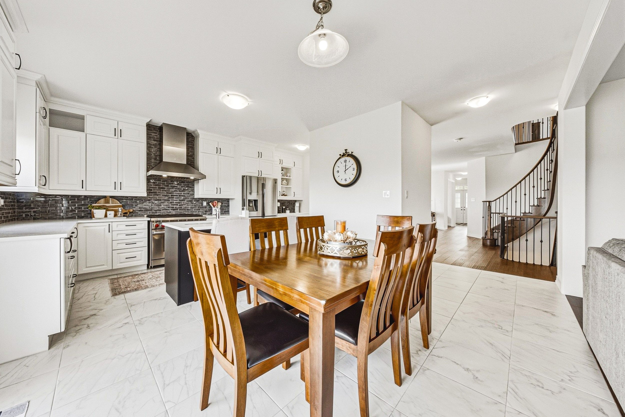 15 - 733 Gilmour Cres, Shelburne.jpg