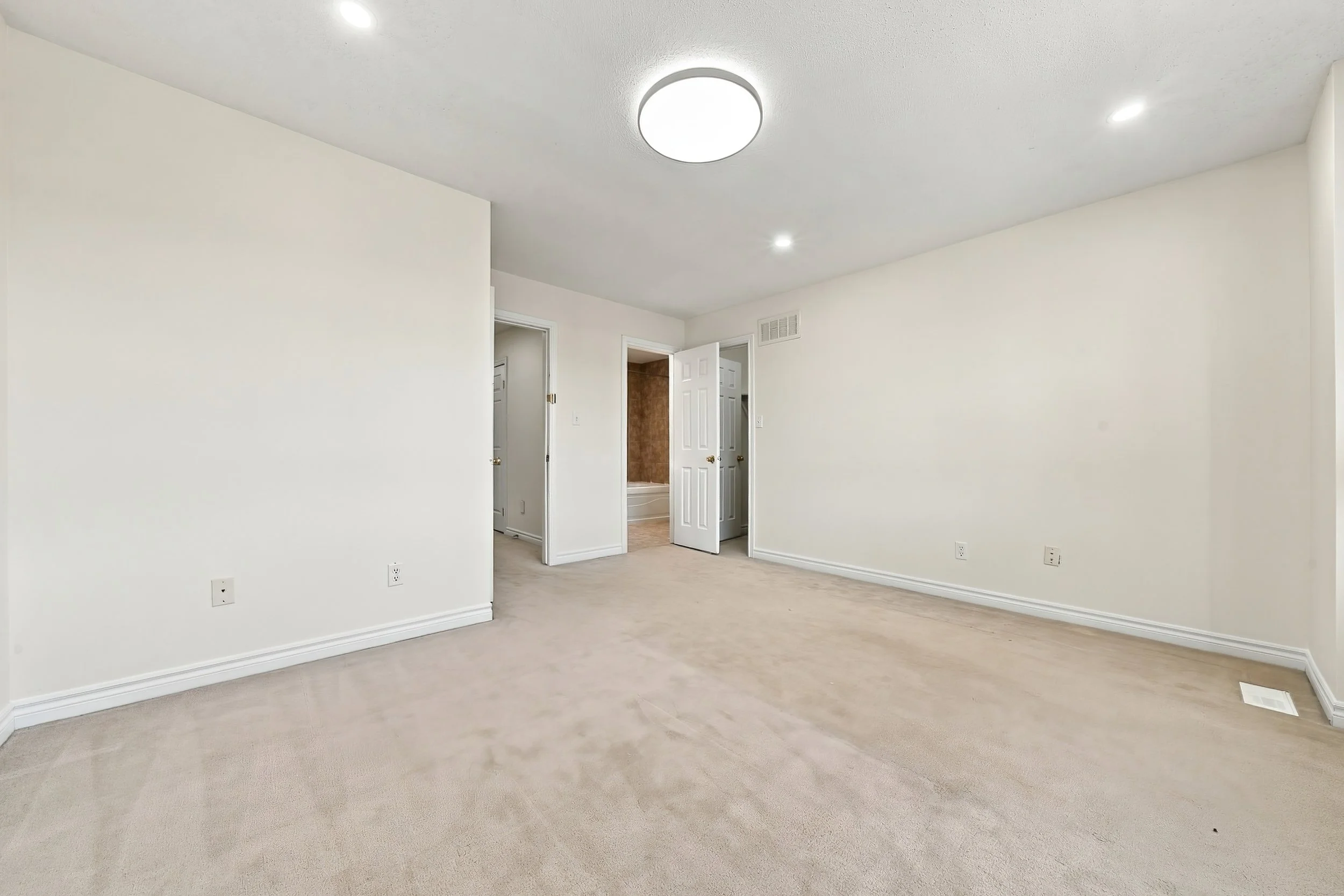 24-35 Thames Wy Hamilton.jpg
