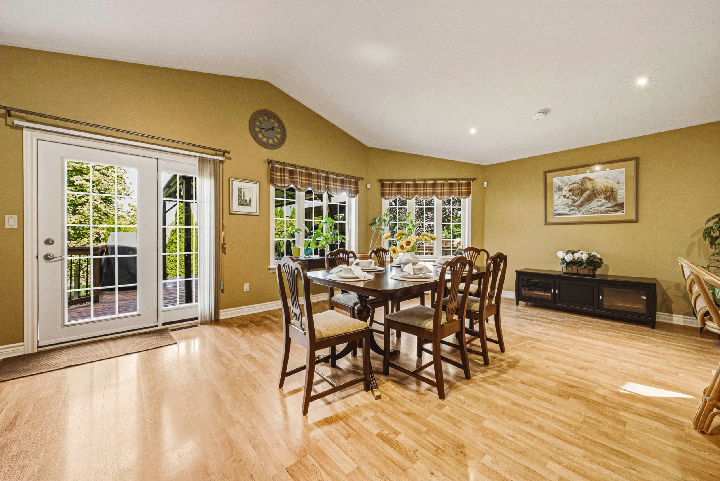 13 - 4011 Azalea Cres, Lincoln.jpg