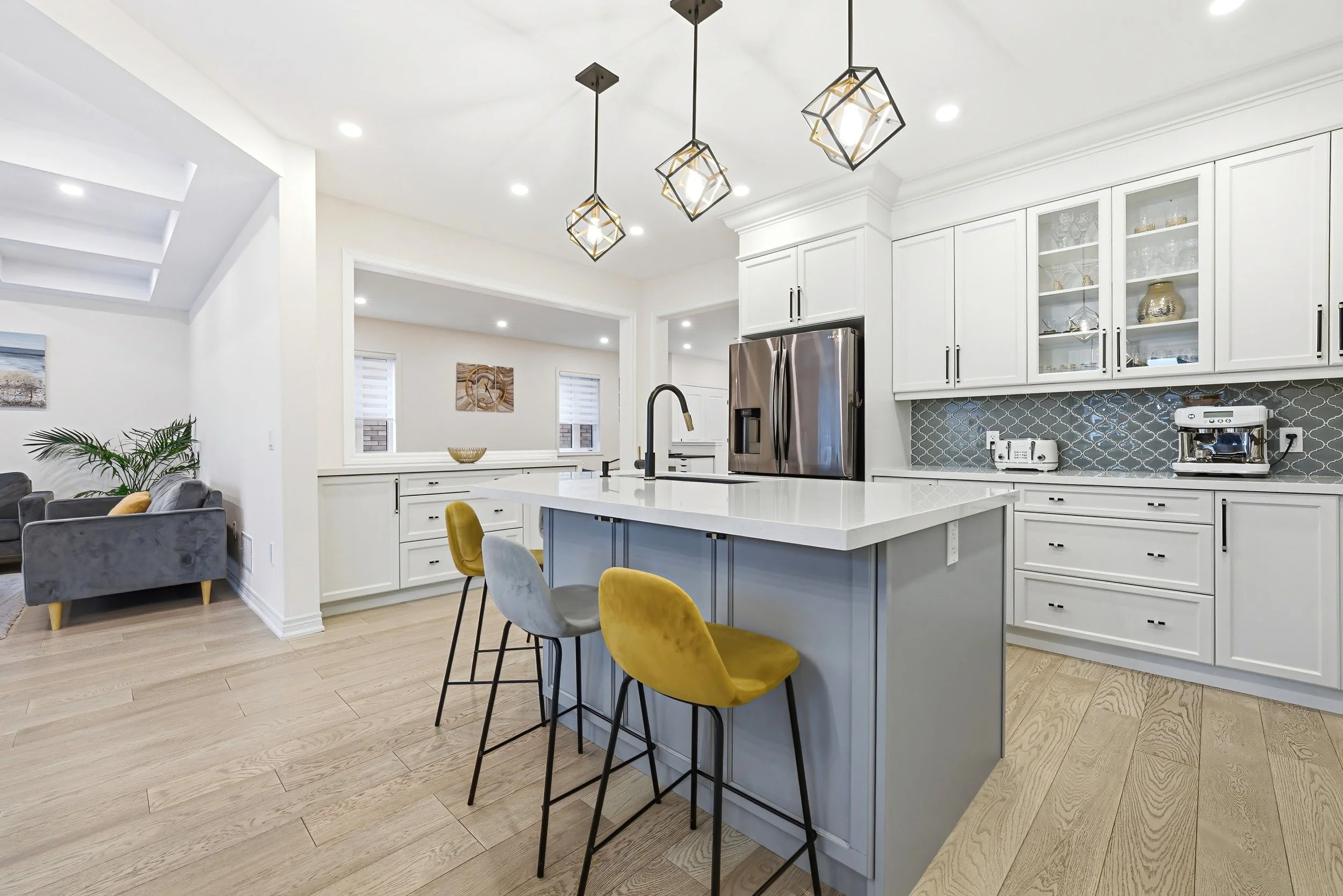 11 - 90 Robertson Rd, Ancaster.jpg