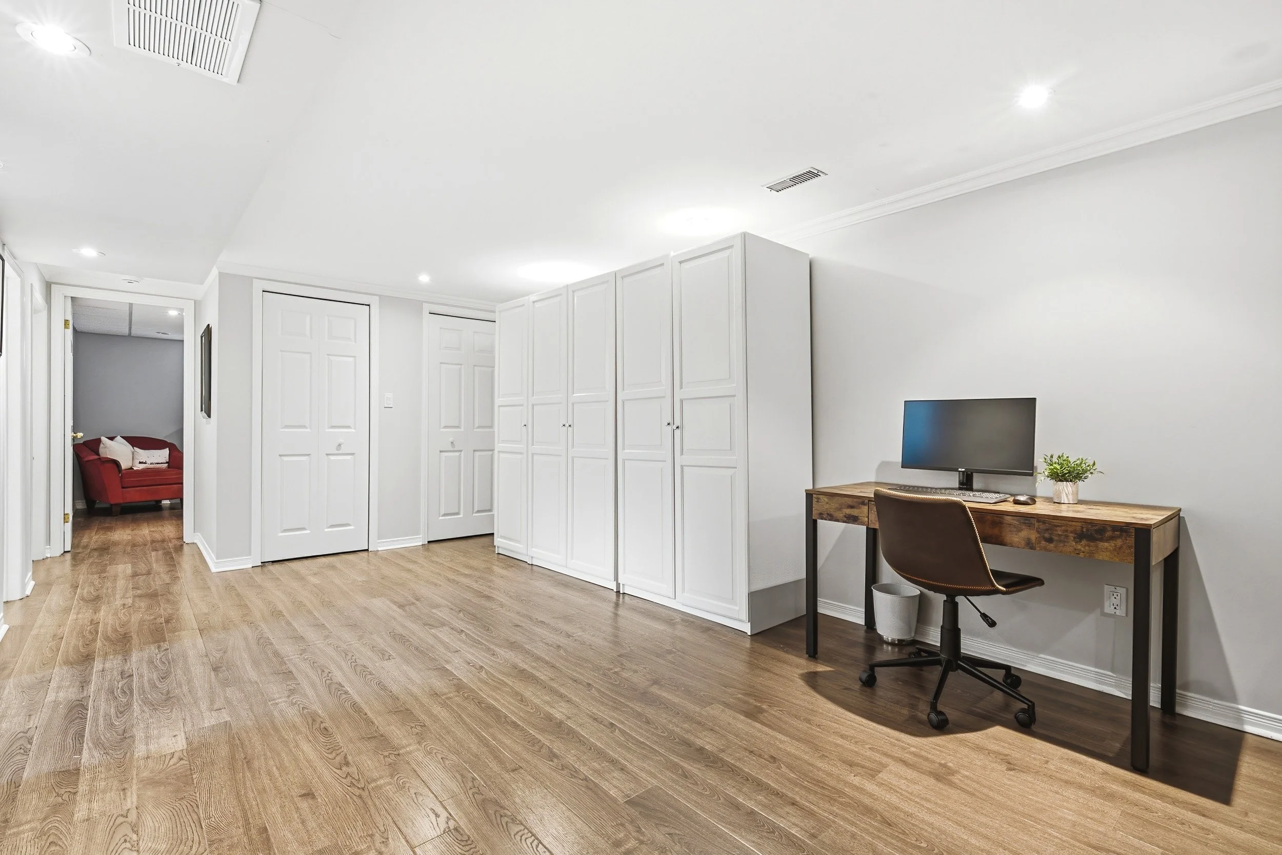 32 - 3384 Manfred Dr, Burlington.jpg