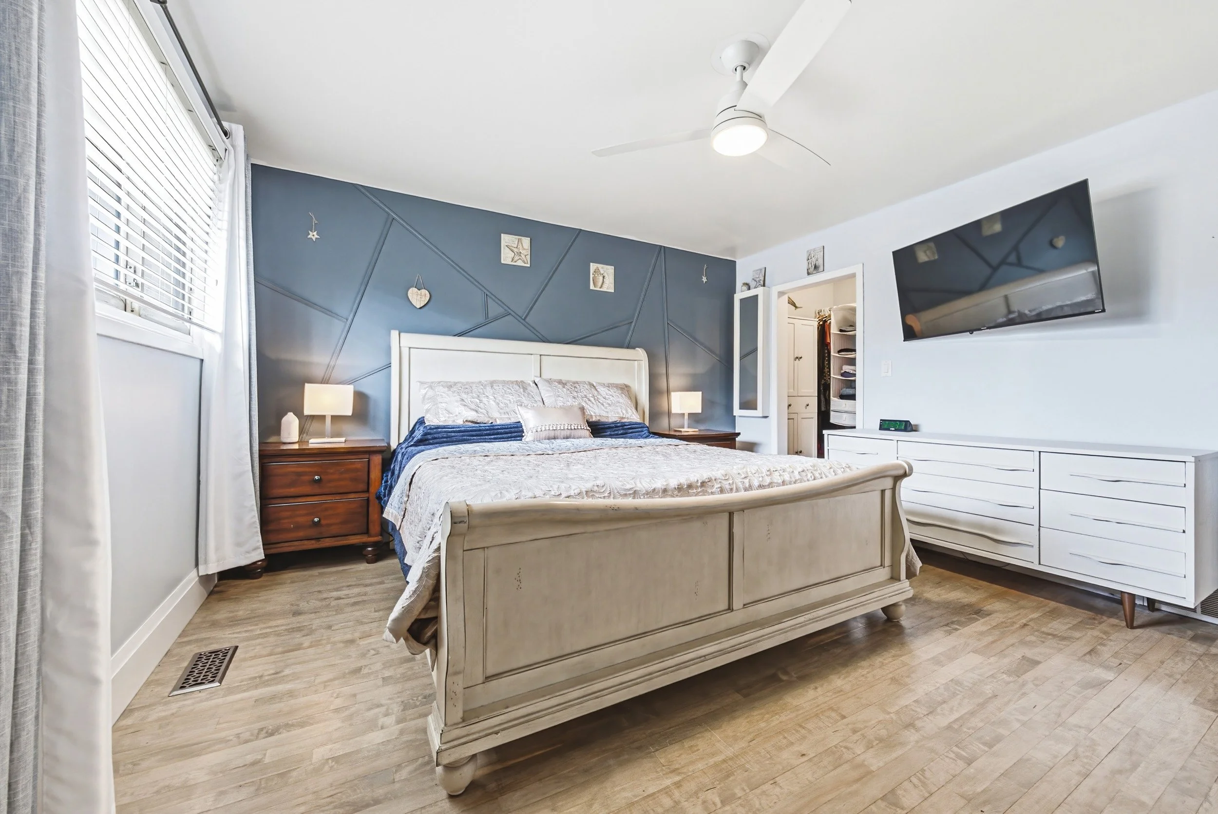 21 - 364 Fennell Ave W, Hamilton.jpg