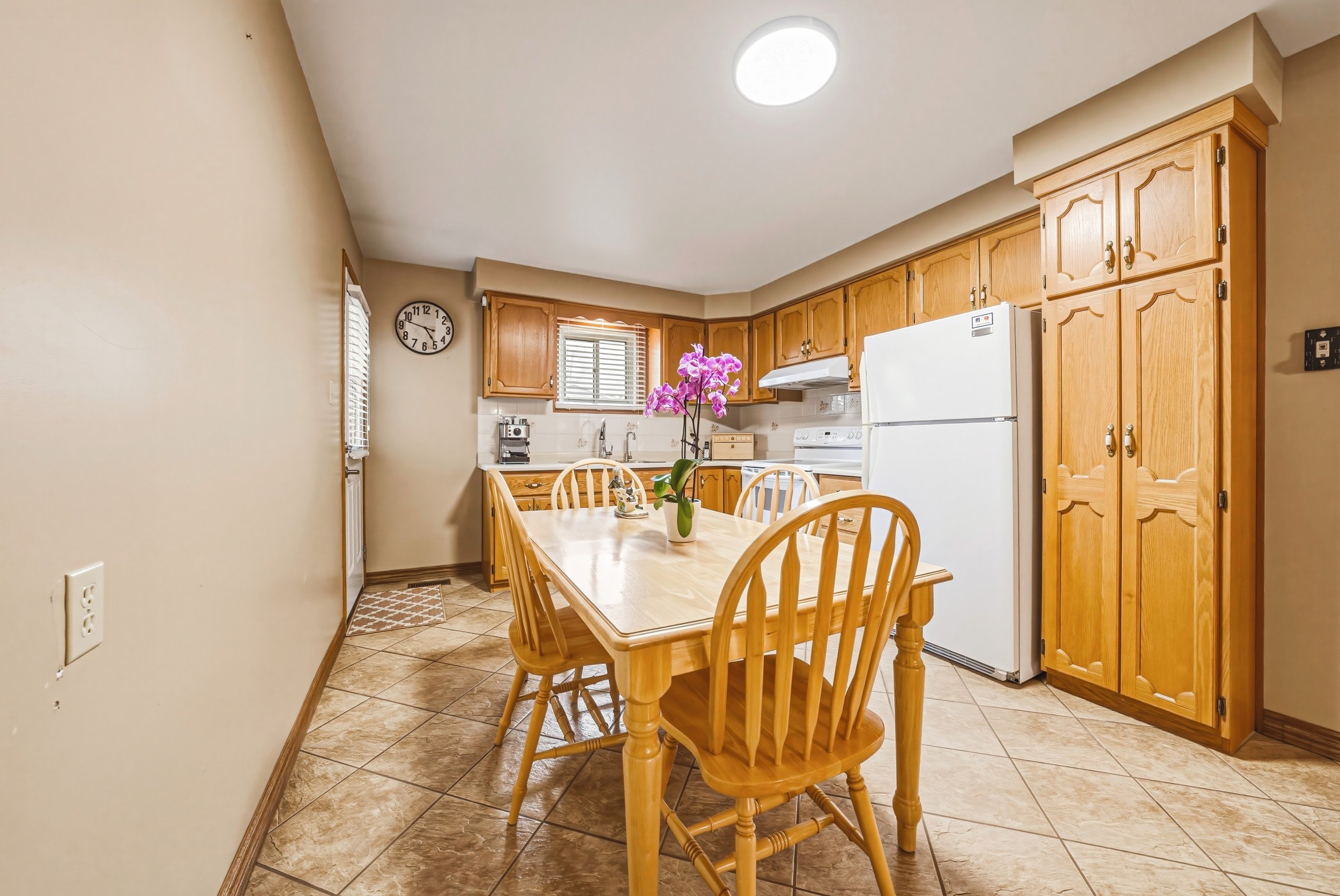 7 - 117 Stonyburn Cres, Cambridge.jpg