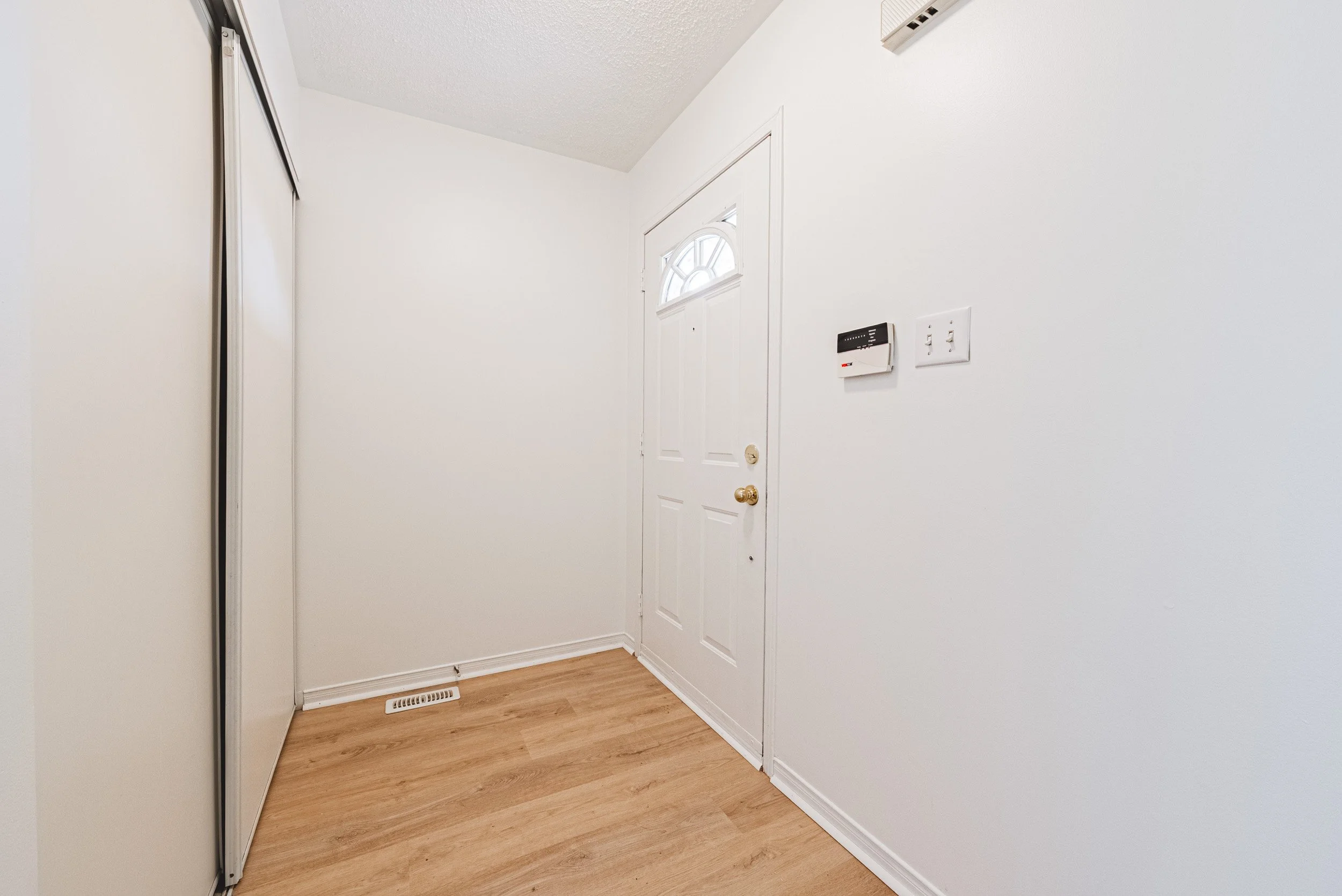 5 - 155 Saddletree Trail, Brampton.jpg