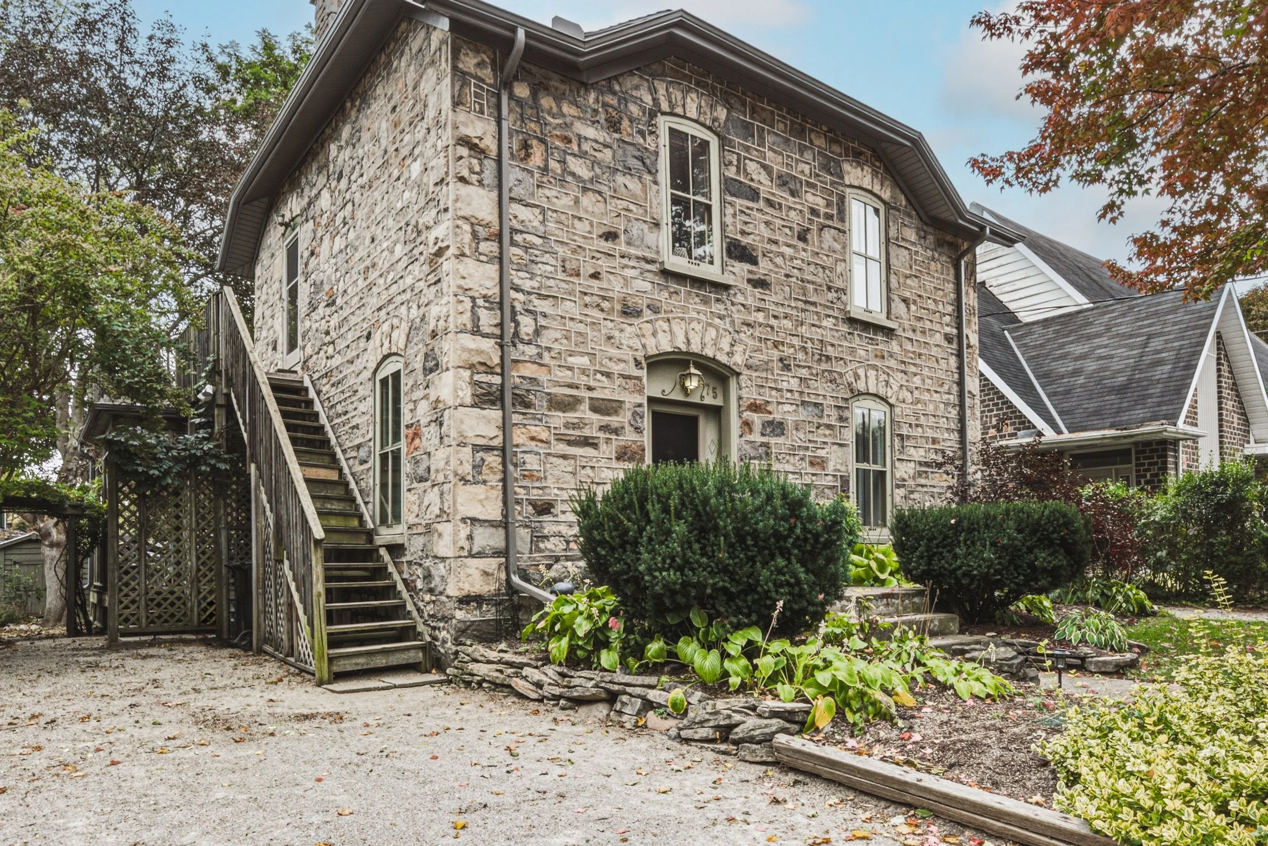 4 - 75 Pollock Ave, Cambridge.jpg