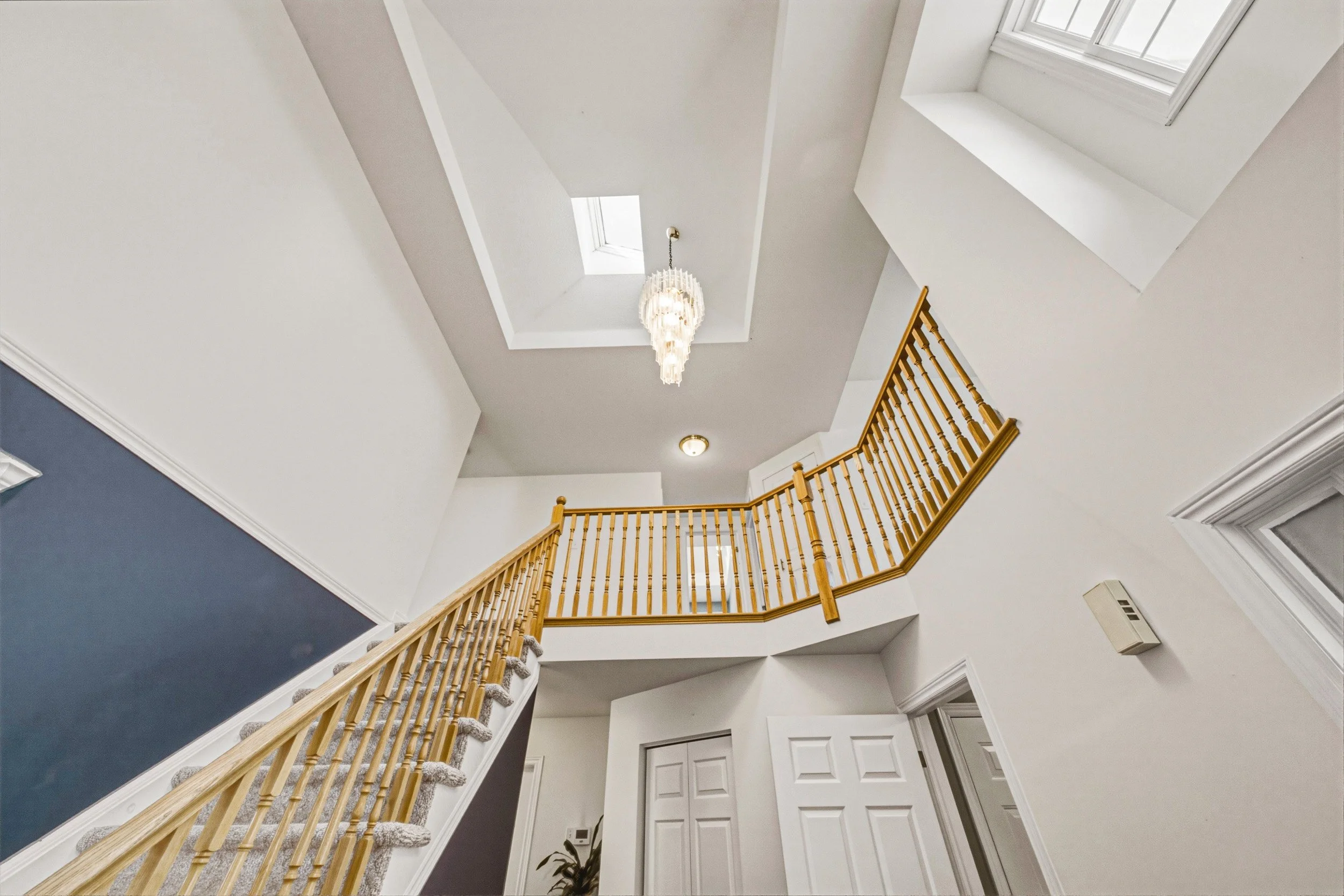 9 - 140 Country Club Dr, Cambridge.jpg