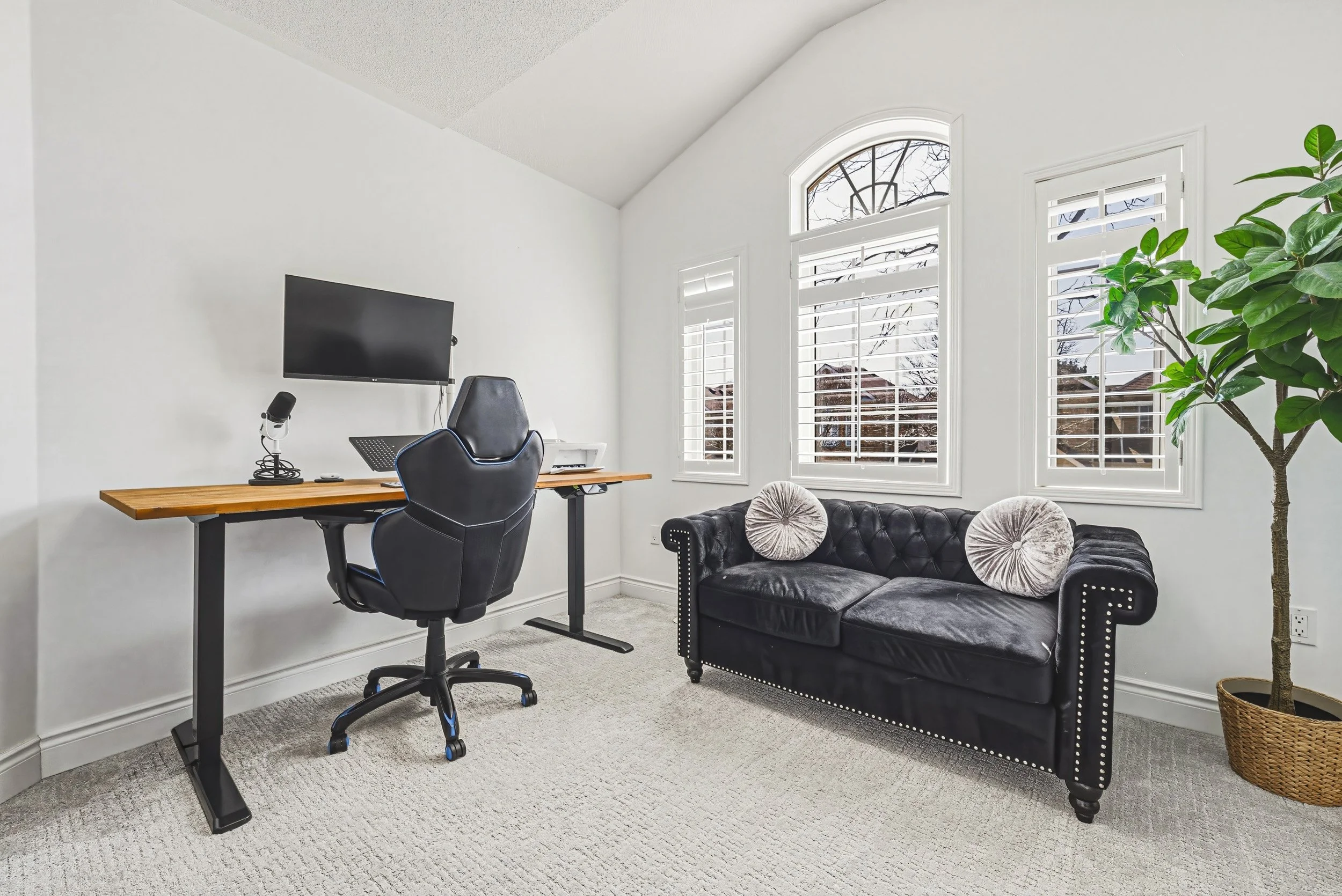 22 - 2259 Seton Cres, Burlington.jpg