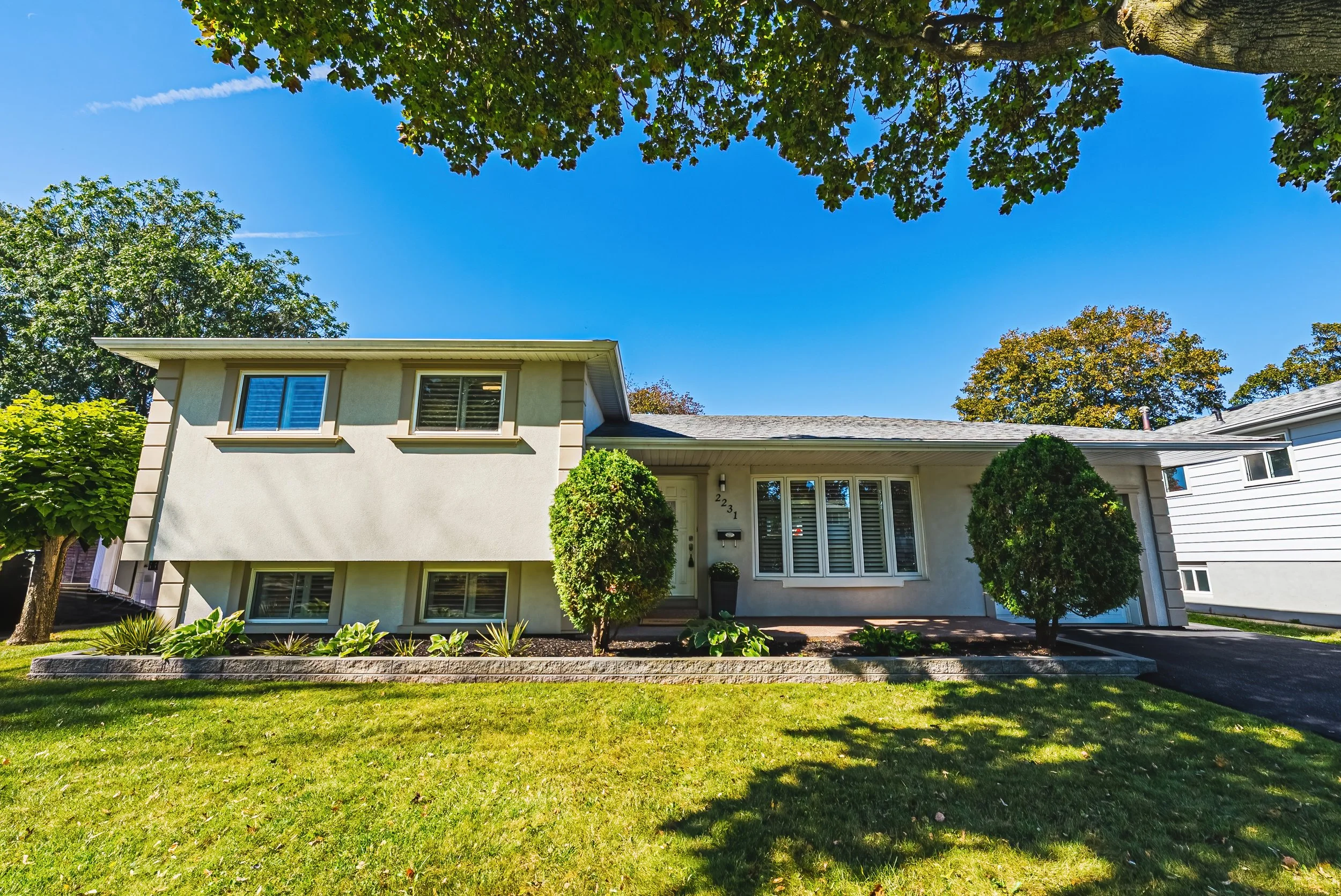 3 - 2231 Urwin Cres, Oakville.jpg