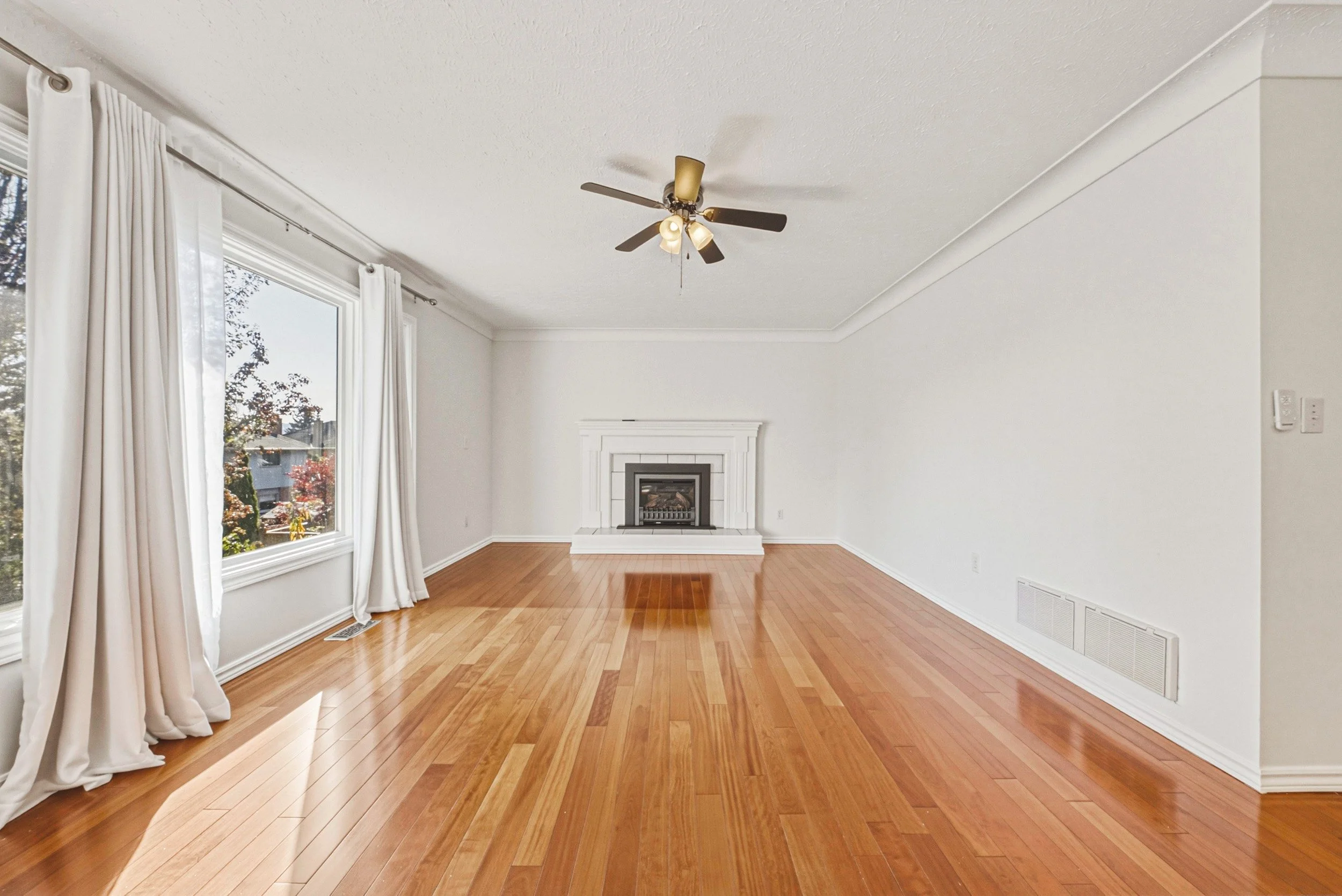18 - 21 Moss Blvd, Dundas.jpg